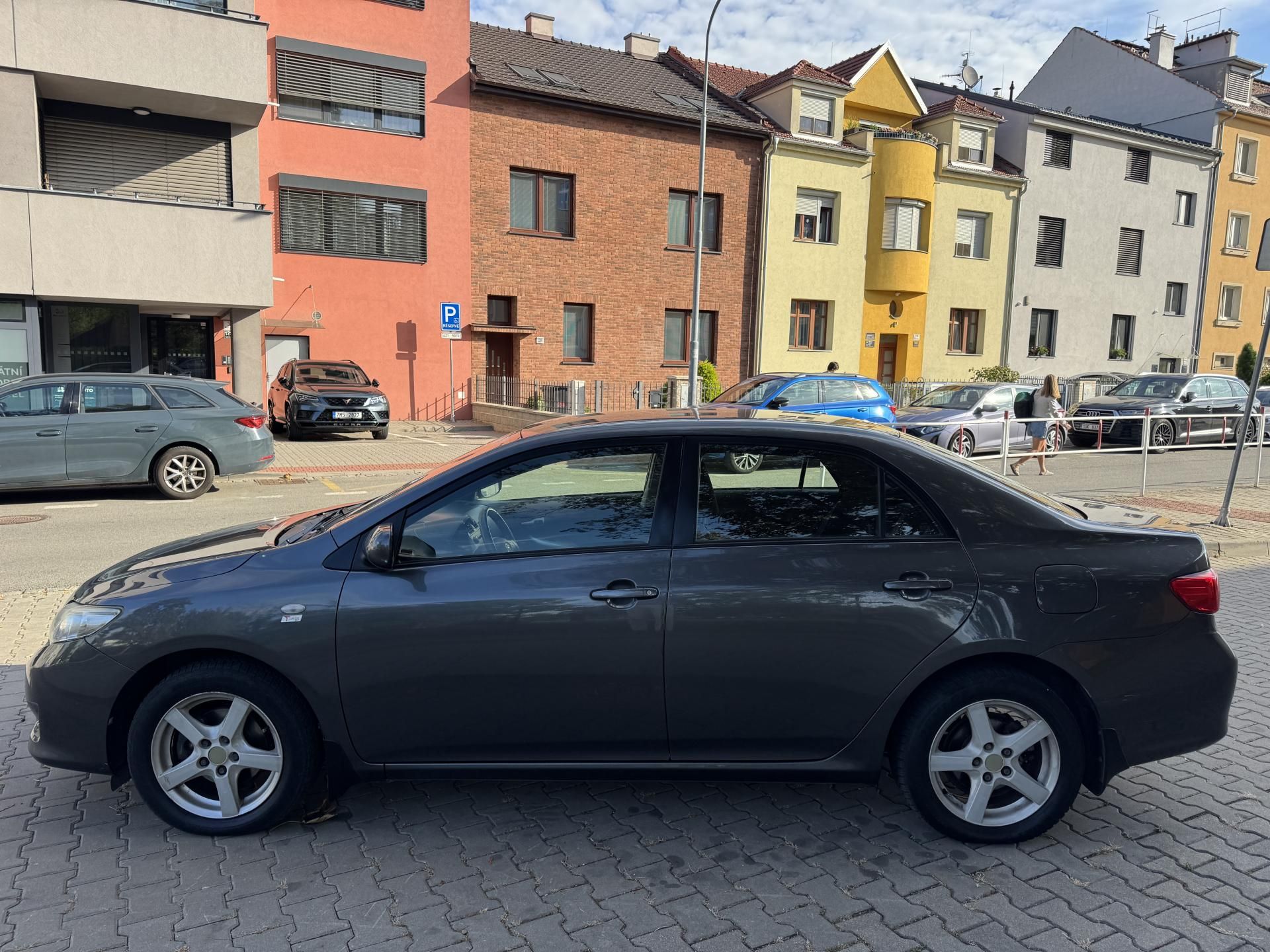 Toyota Corolla, 1.6i 16v sedan původ ČR - fotka 3