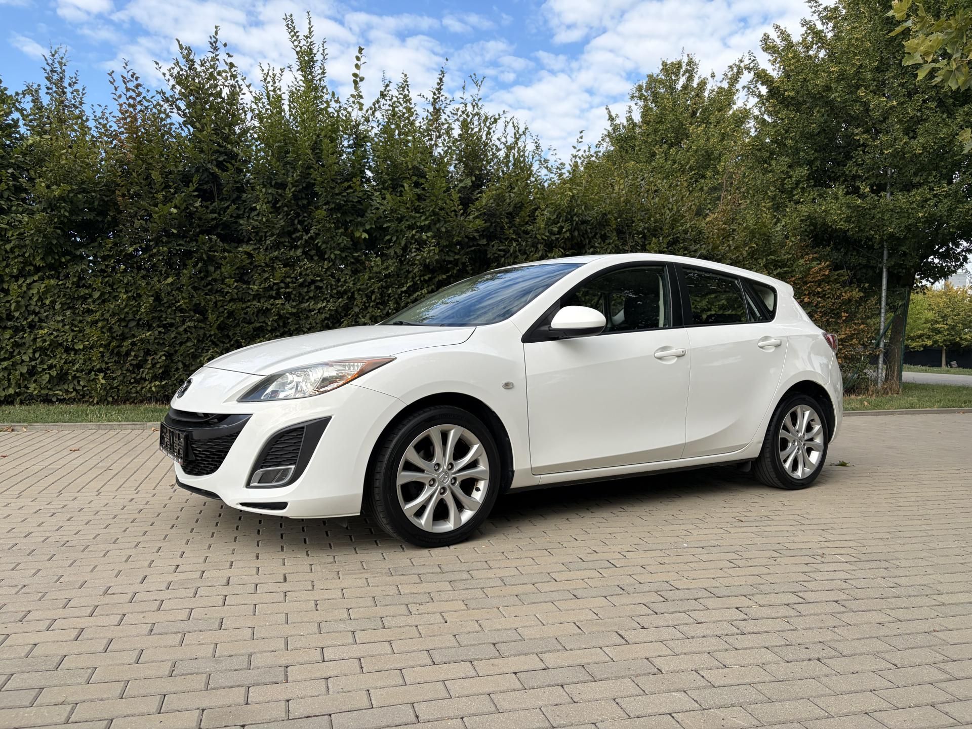 Mazda 3, 1.6 90th Anniversary - fotka 5