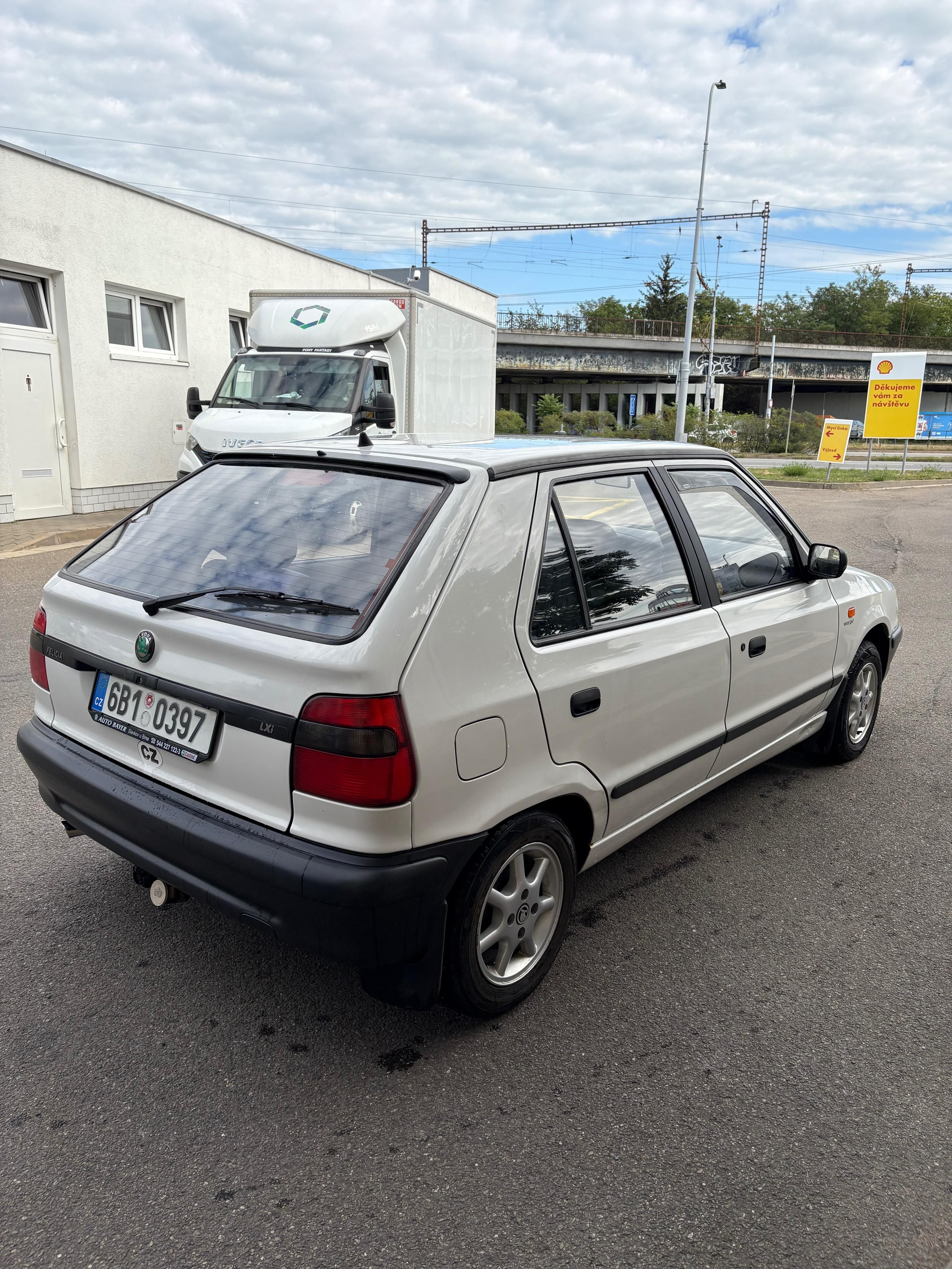 Škoda Felicia, 1.3MPi LXi 50kW+PĚKNÉ - fotka 2