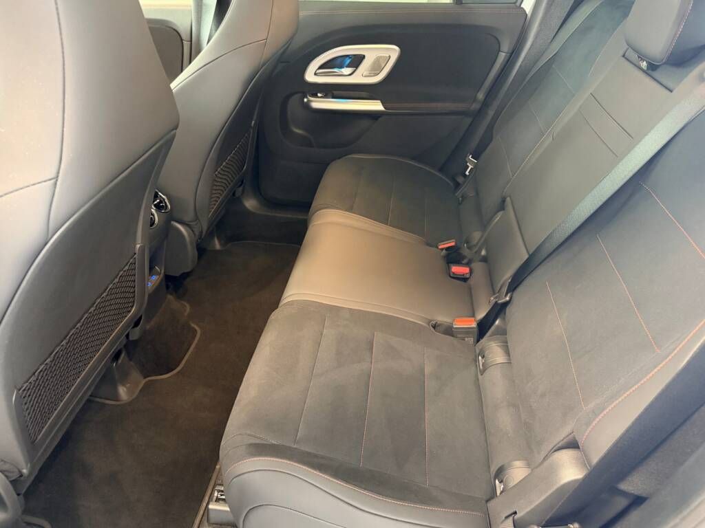Mercedes-Benz GLB, 350 4MATIC s technol. EQ - fotka 4