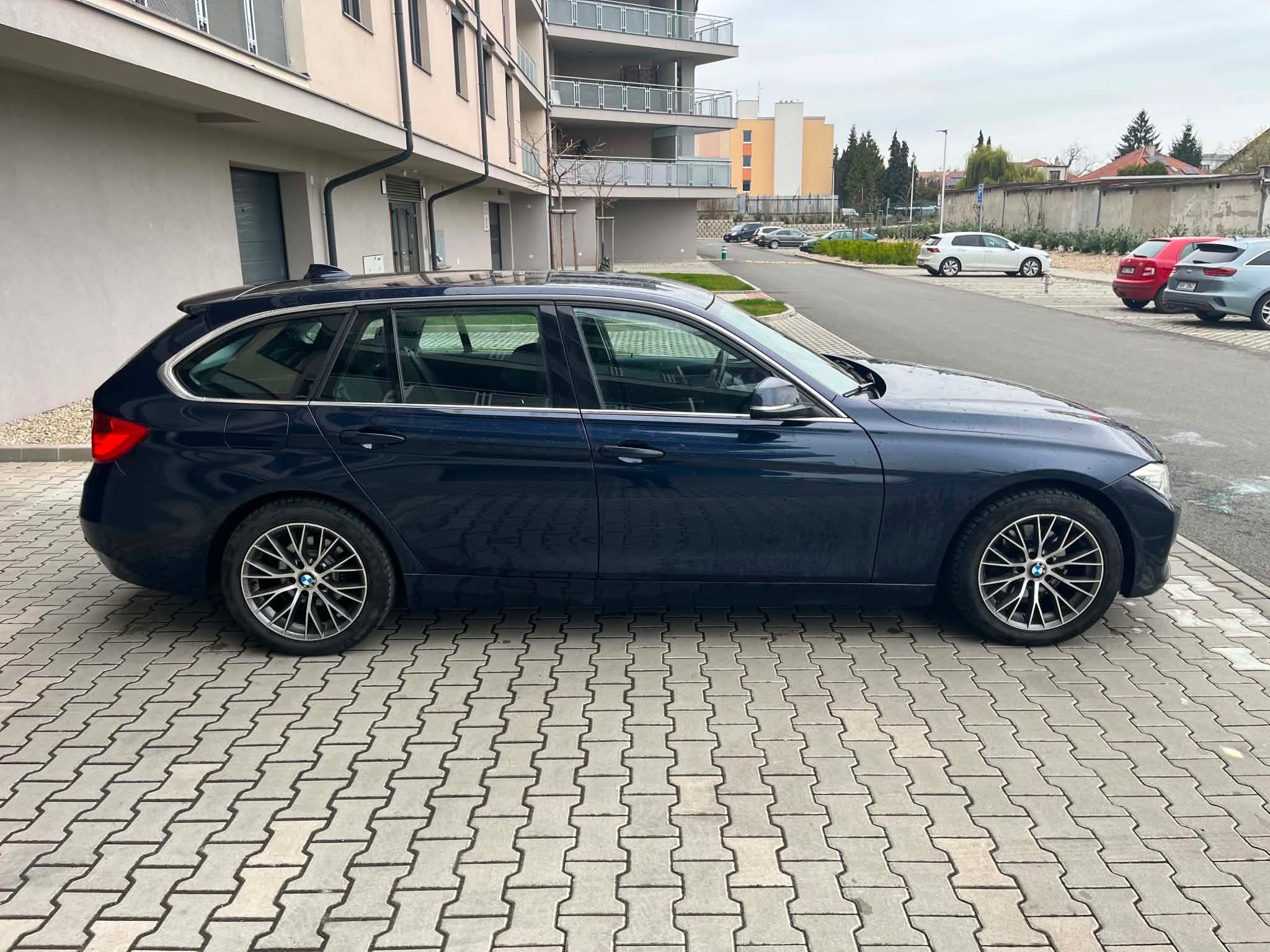 BMW Řada 3, 320D 135kw - fotka 4