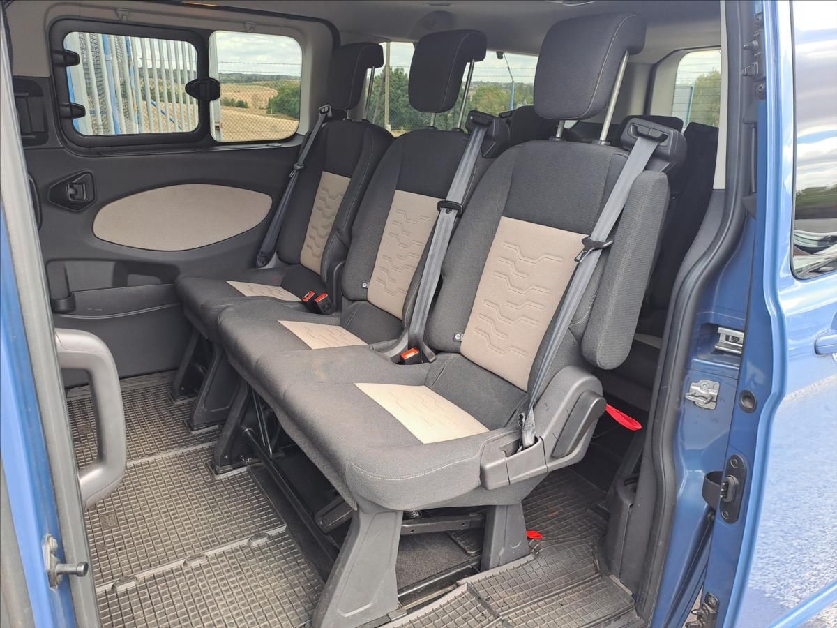 Ford Tourneo Custom, 2,0 TDCI 9.MÍST - fotka 6