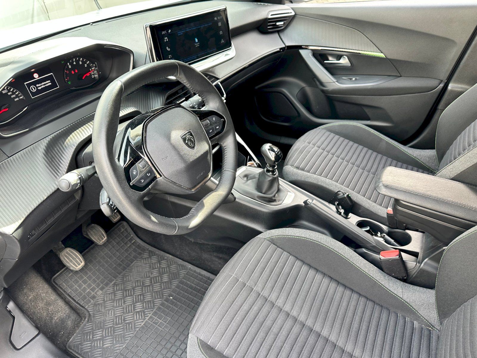 Peugeot 2008, 1.2 74 kW PureTech - fotka 6