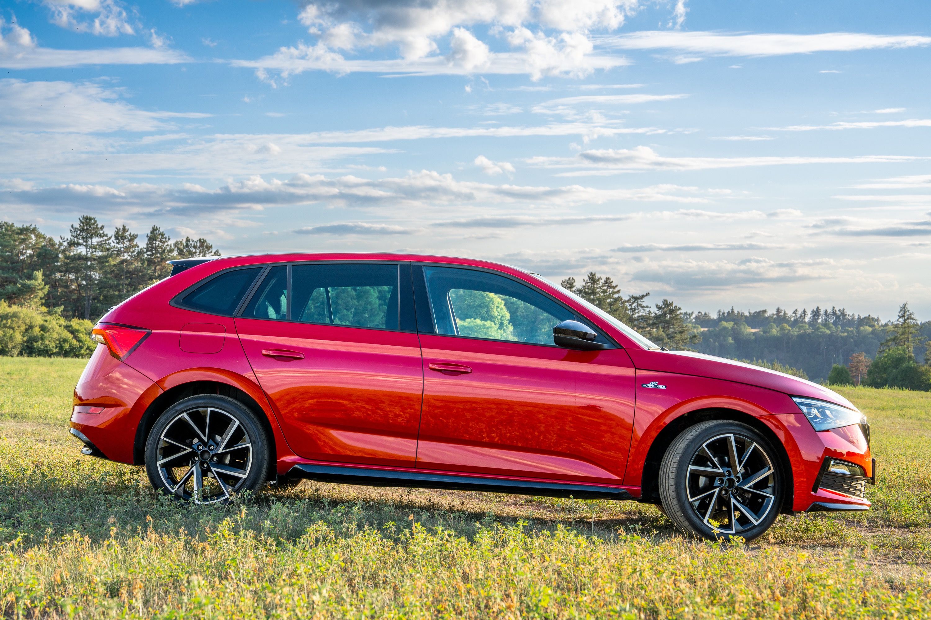 Škoda Scala, Monte Carlo 1.5 TSI, top stav - fotka 2