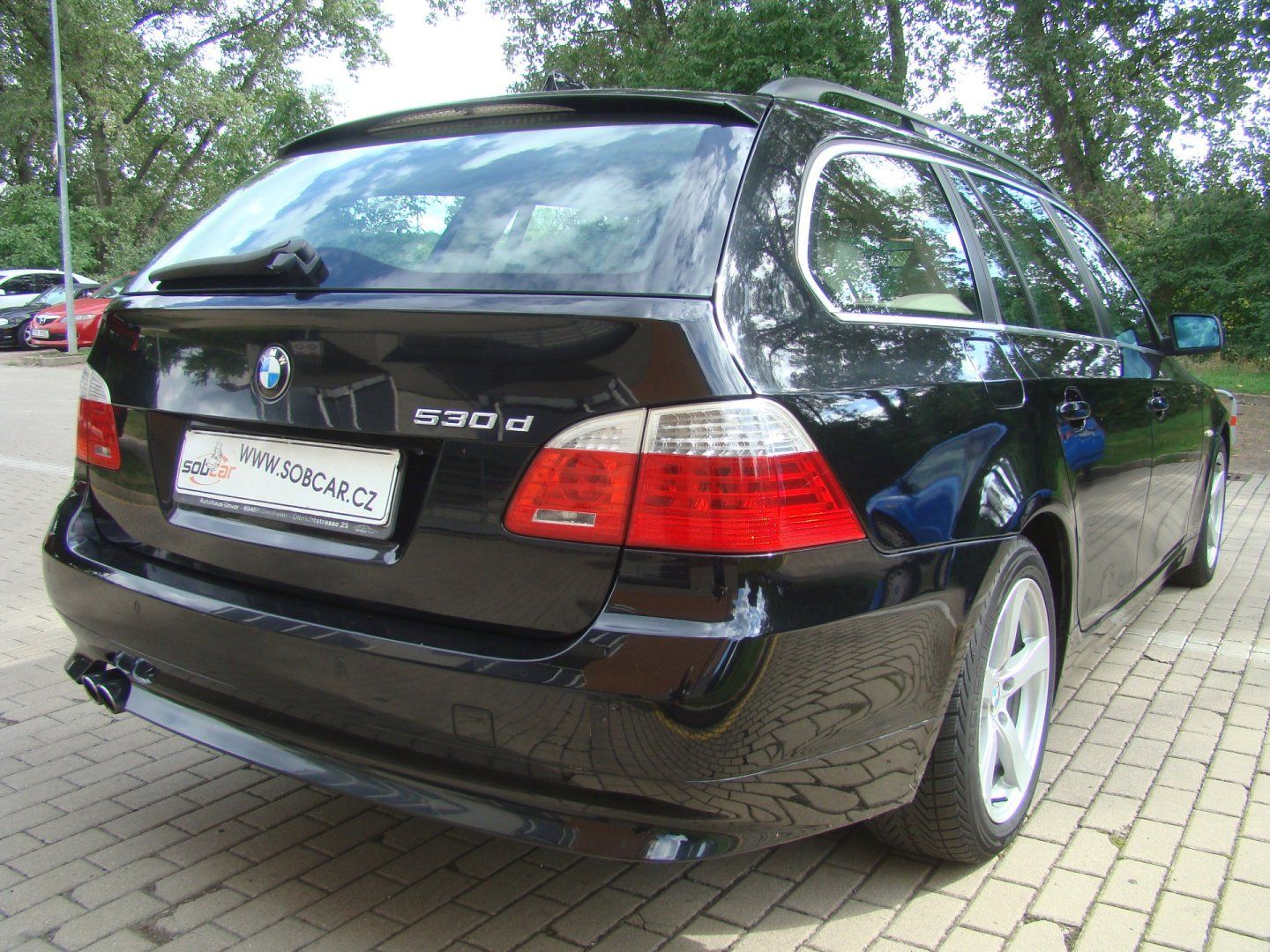 BMW Řada 5, 530d 173kW NAVI PROLOGIC - fotka 4