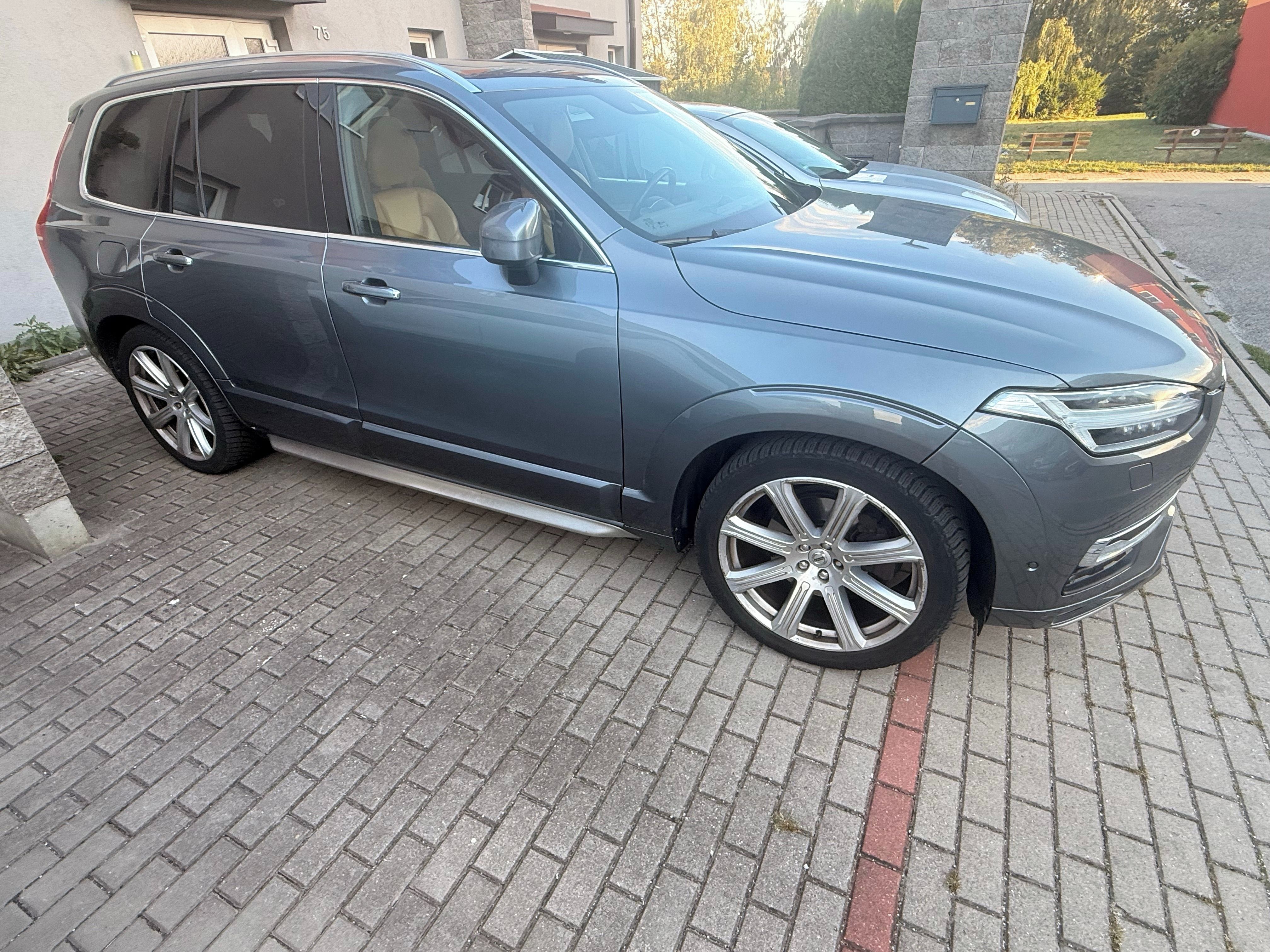 Volvo XC90, Volvo XC90 D5 AWD Drive E - fotka 2