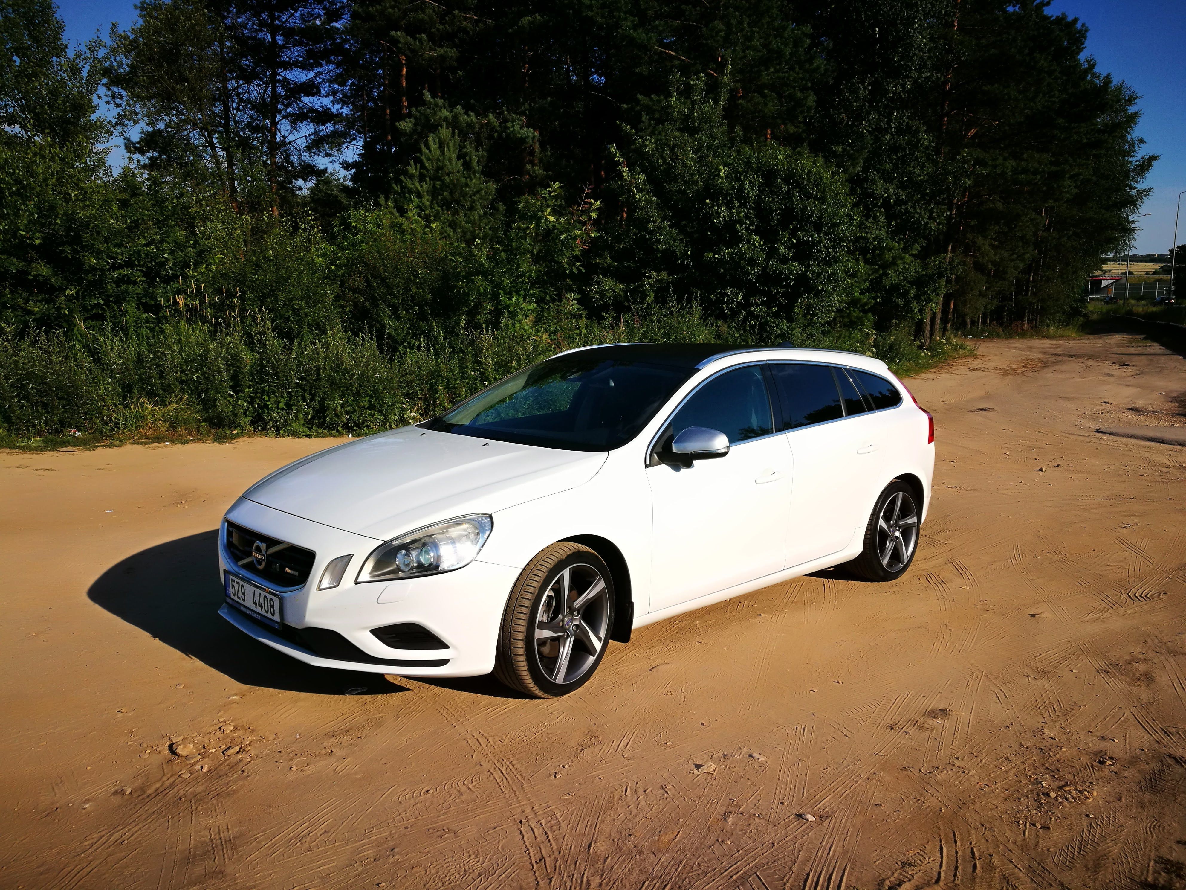 Volvo V60, V60 R-Design - fotka 6