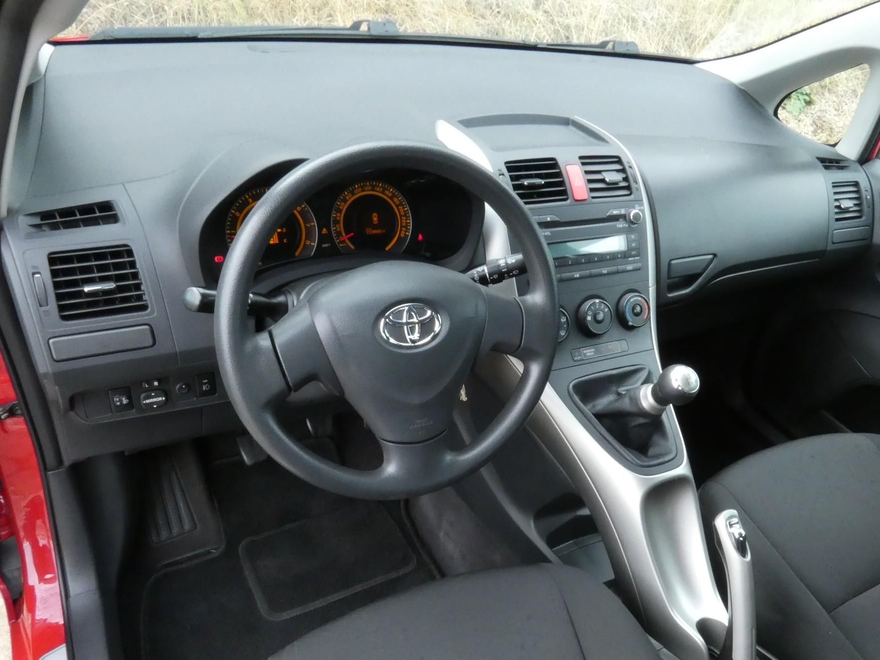 Toyota Auris, 1,6 91KW - fotka 5