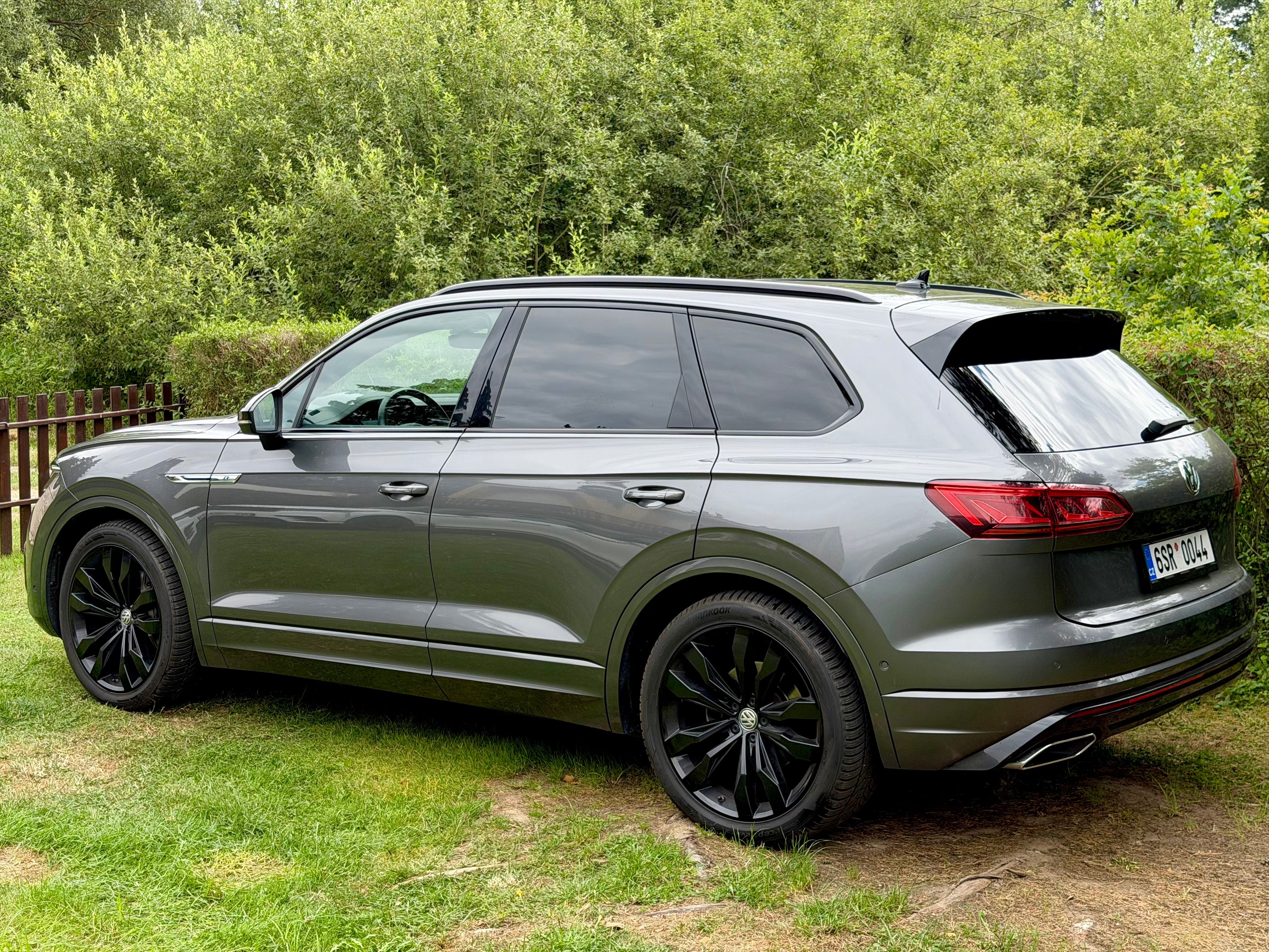 Volkswagen Touareg, R line 3.0 210kW CZ vzduch taž - fotka 5