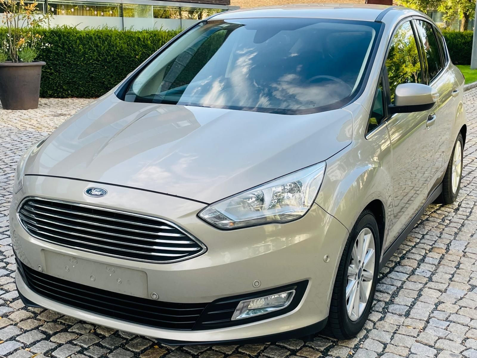 Ford Grand C-MAX, 2.0TDCi MANUÁL VÝHŘEV TAŽNÉ - fotka 3