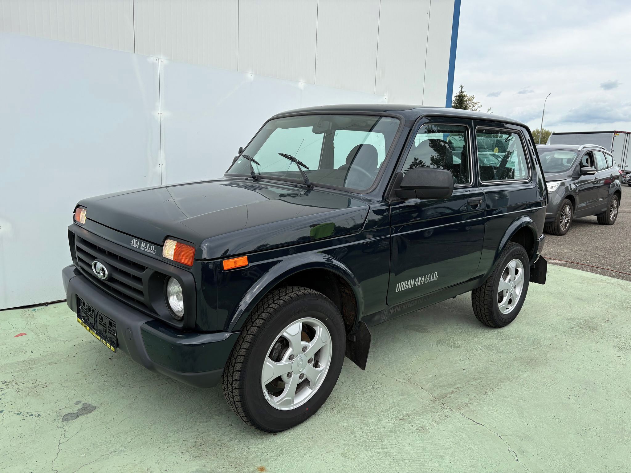 Lada Niva, 1.7, 61kW, 4x4, Tažné, Výhřevy - fotka 3