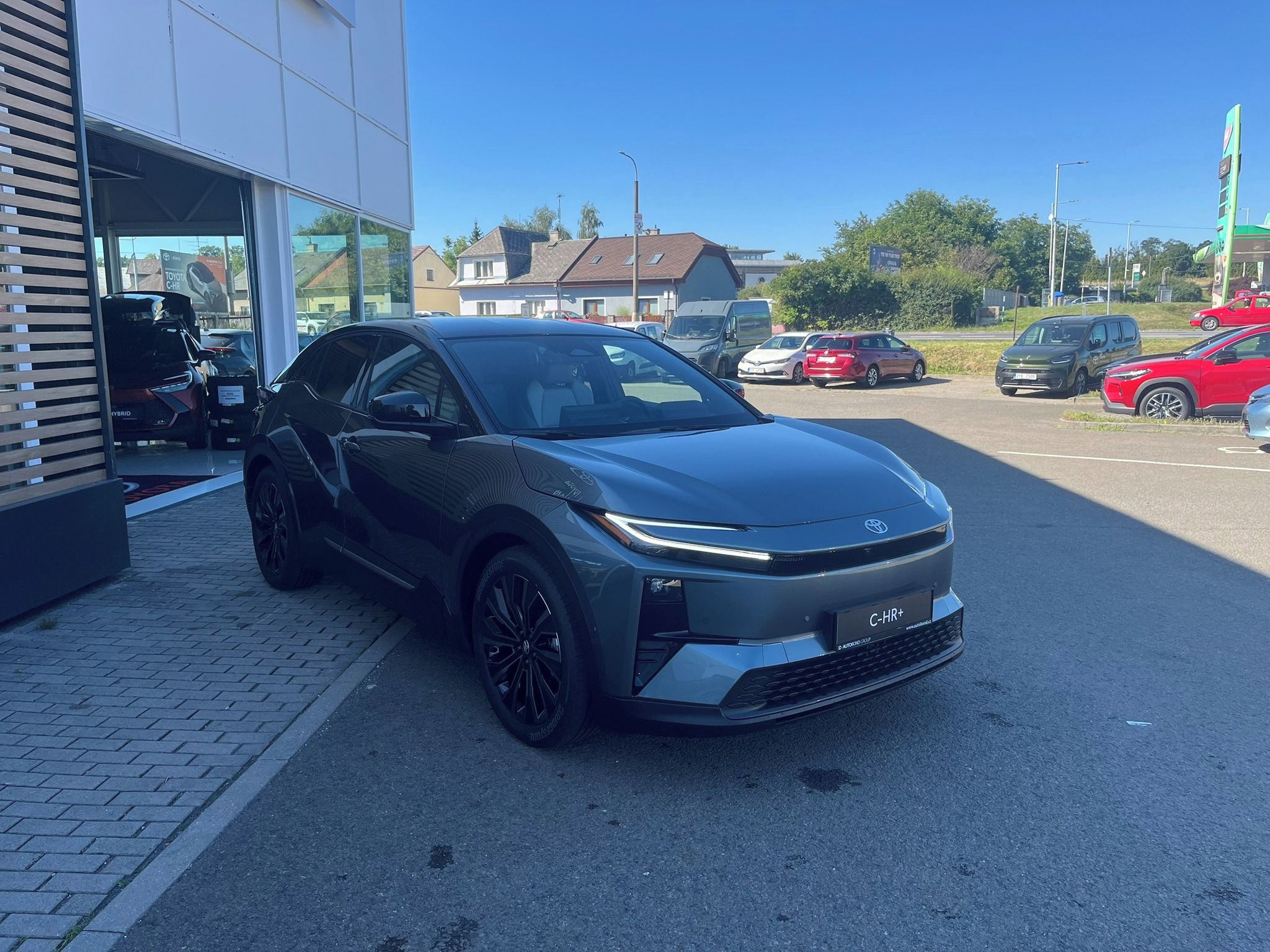 Toyota C-HR, BEV 4x4 Executive - fotka 3