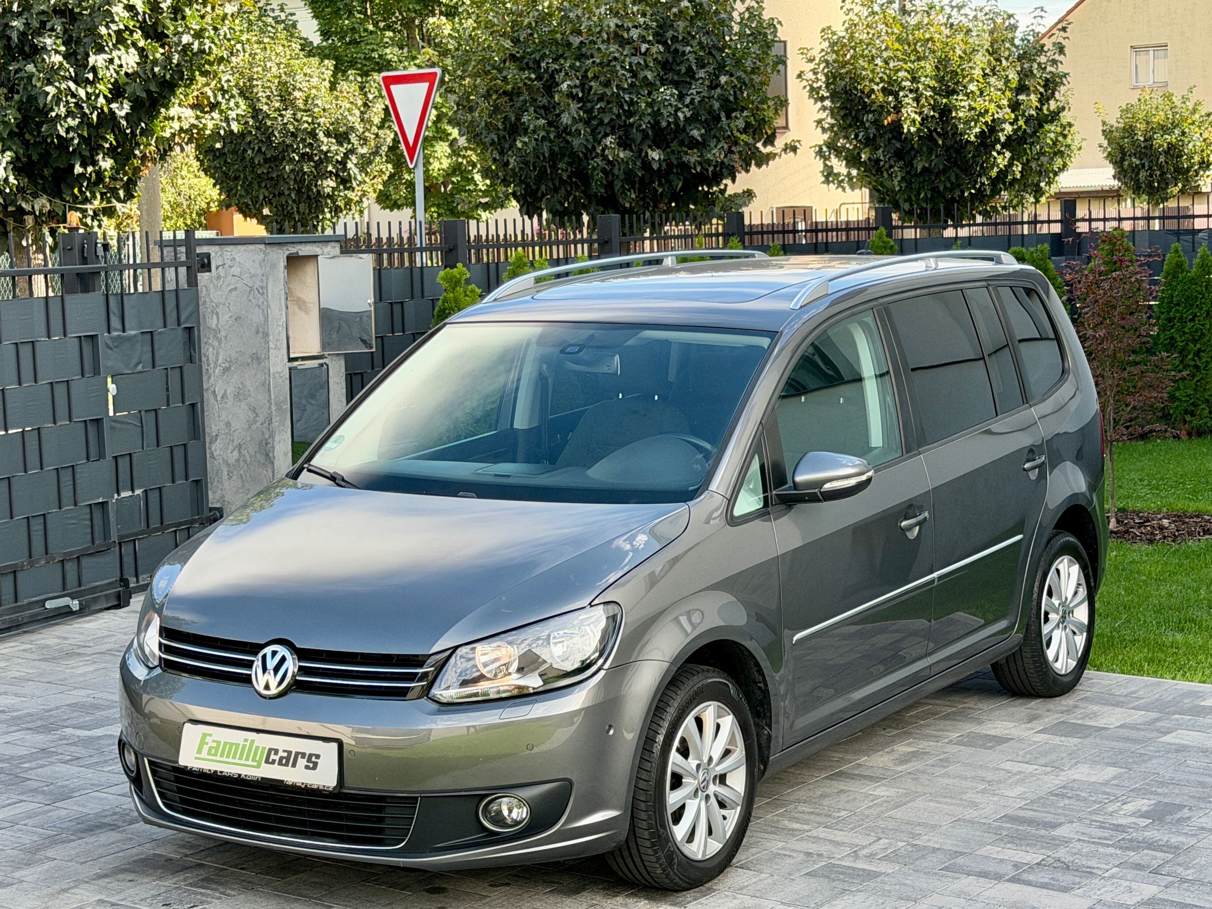 Volkswagen Touran, 1.2i,HIGHLINE,NOVÉ ROZVODY