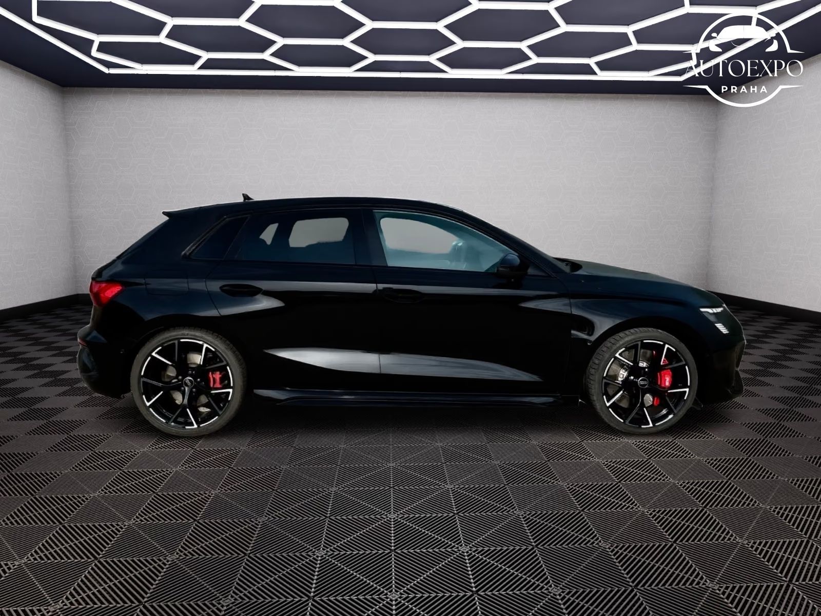 Audi RS3, | Matrix |RS-Design červený - fotka 6
