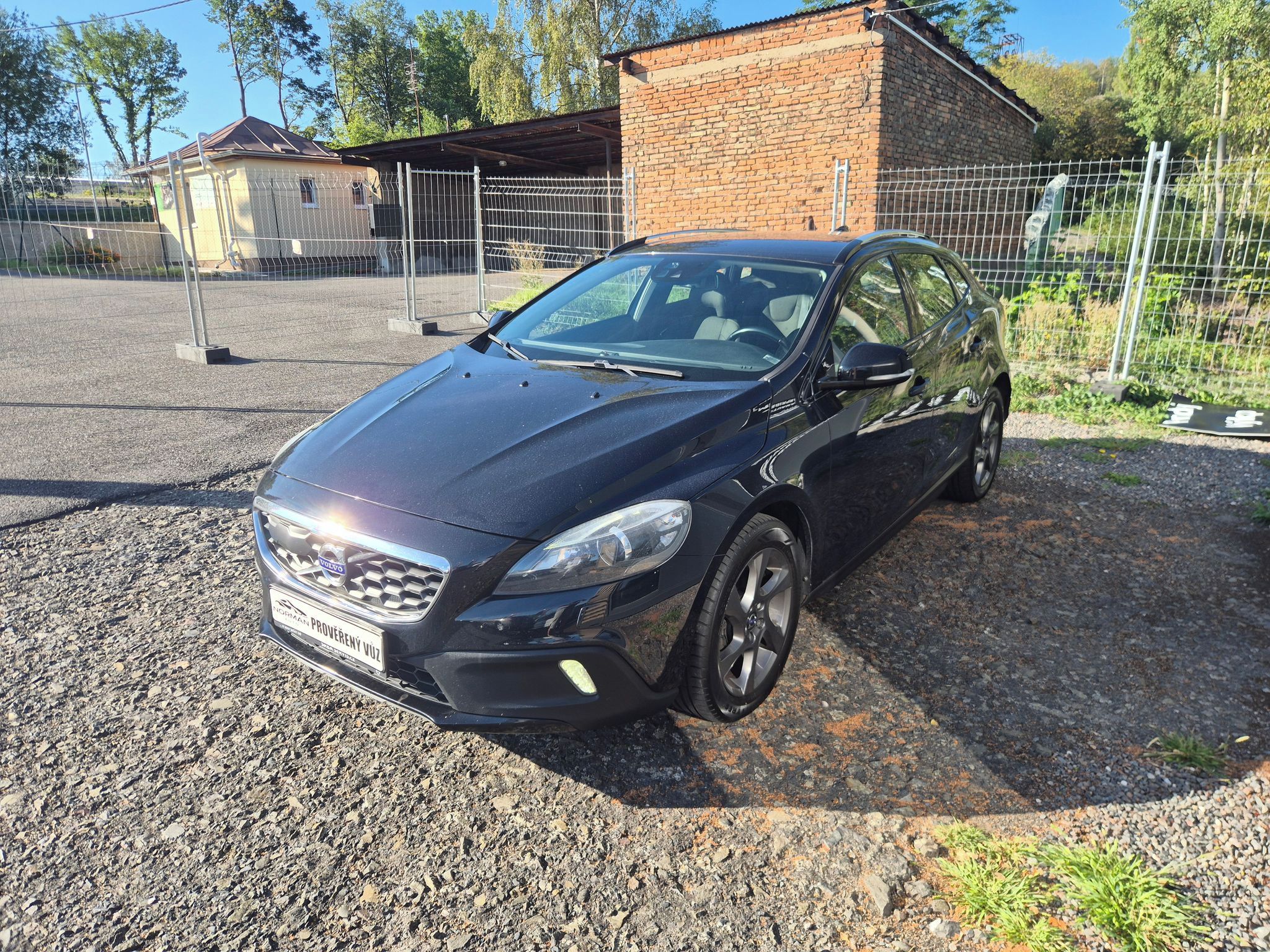 Volvo V40, 1.6D 84kw CROSS COUNTRY, tažné - fotka 3
