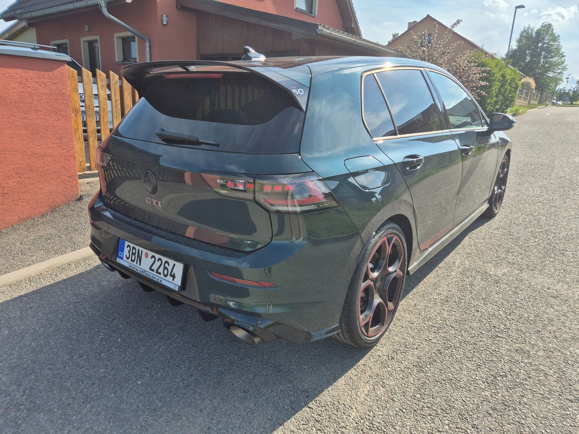 Volkswagen Golf, EDICE 50 let, 325 koní - fotka 4