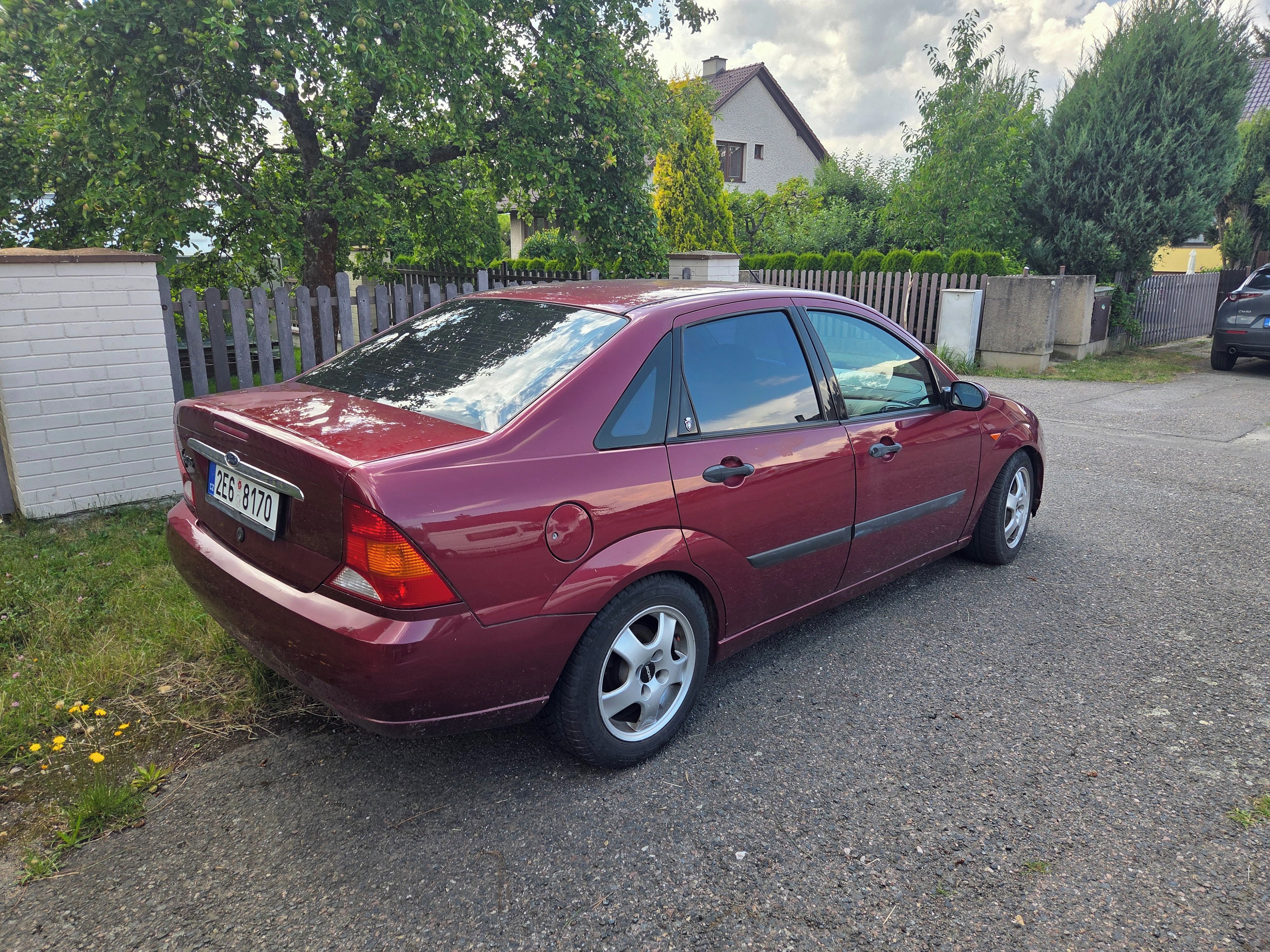 Ford Focus, 1.8 Ghia - fotka 2