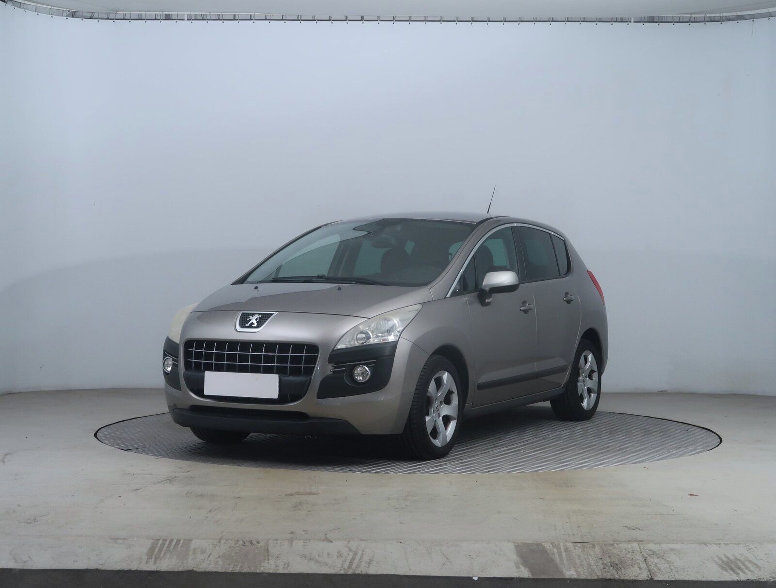 Peugeot 3008, 1.6 HDi, Parkovací asistent - fotka 2