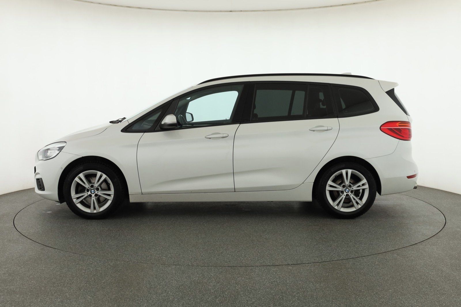 BMW Řada 2, 218d Gran Tourer, Serv.kniha - fotka 3