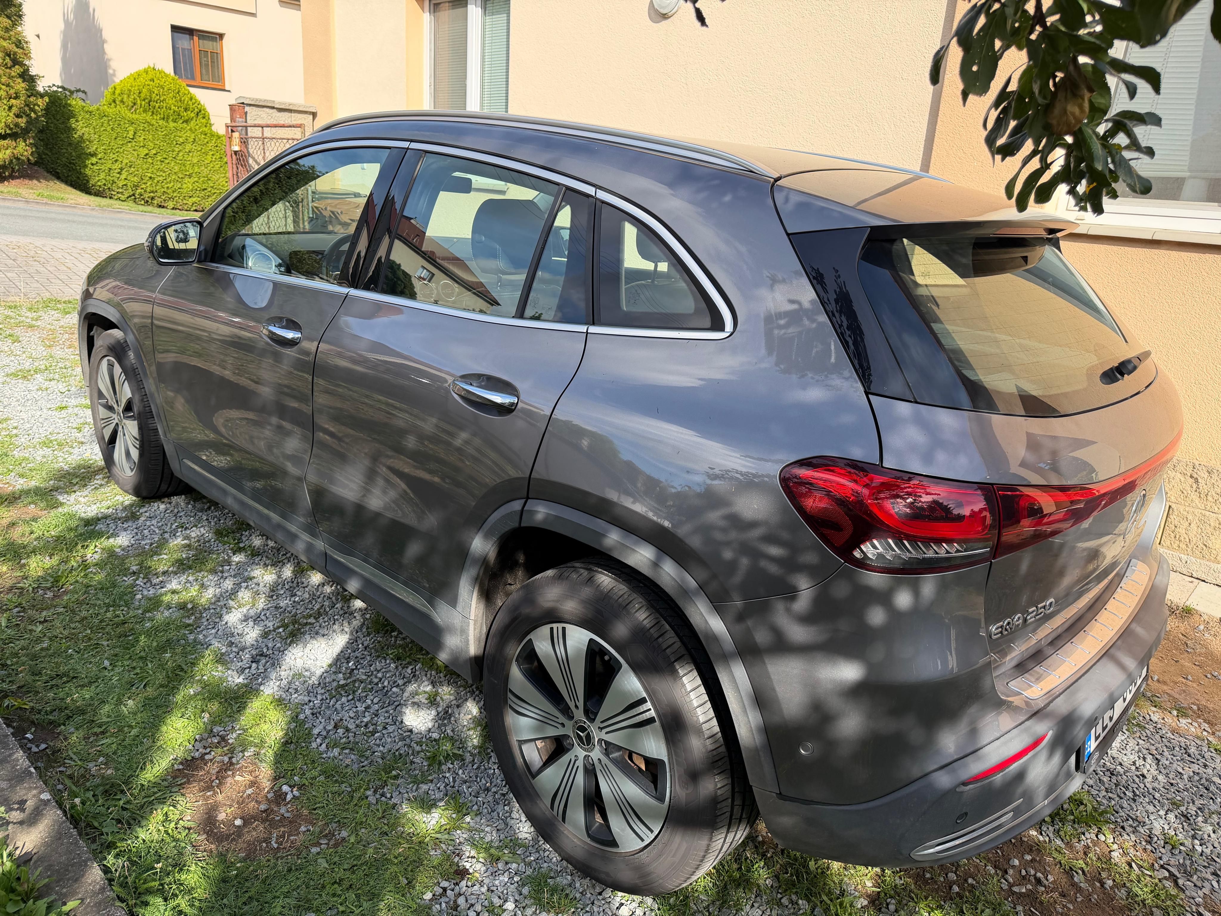 Mercedes-Benz EQA, Mercedes Benz EQA 250, 2022, 6 - fotka 4