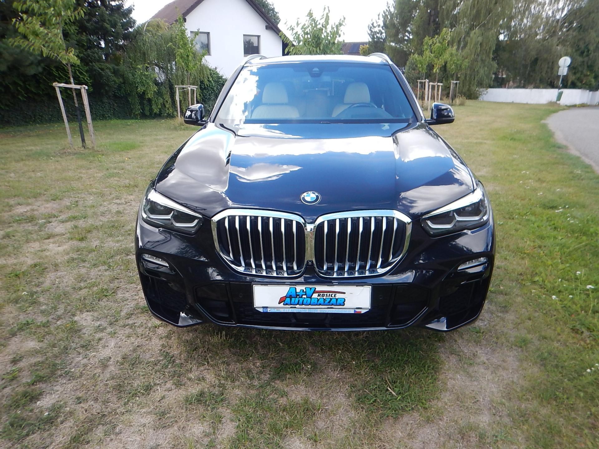 BMW X5, xDrive45e, ČR, 1. MAJ. - fotka 3