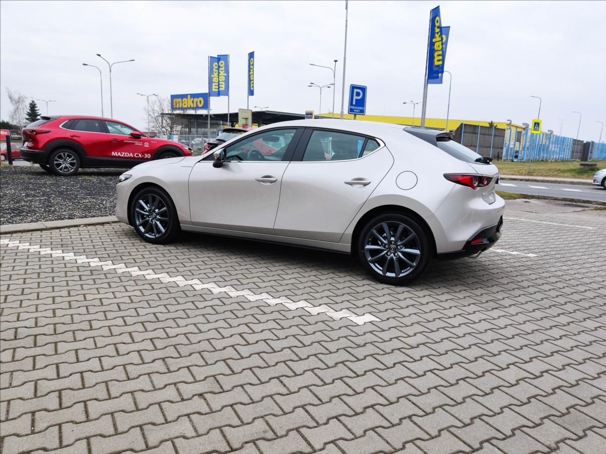 Mazda 3, 2,5 HB e-Skyactiv G140 6MT Cen - fotka 6