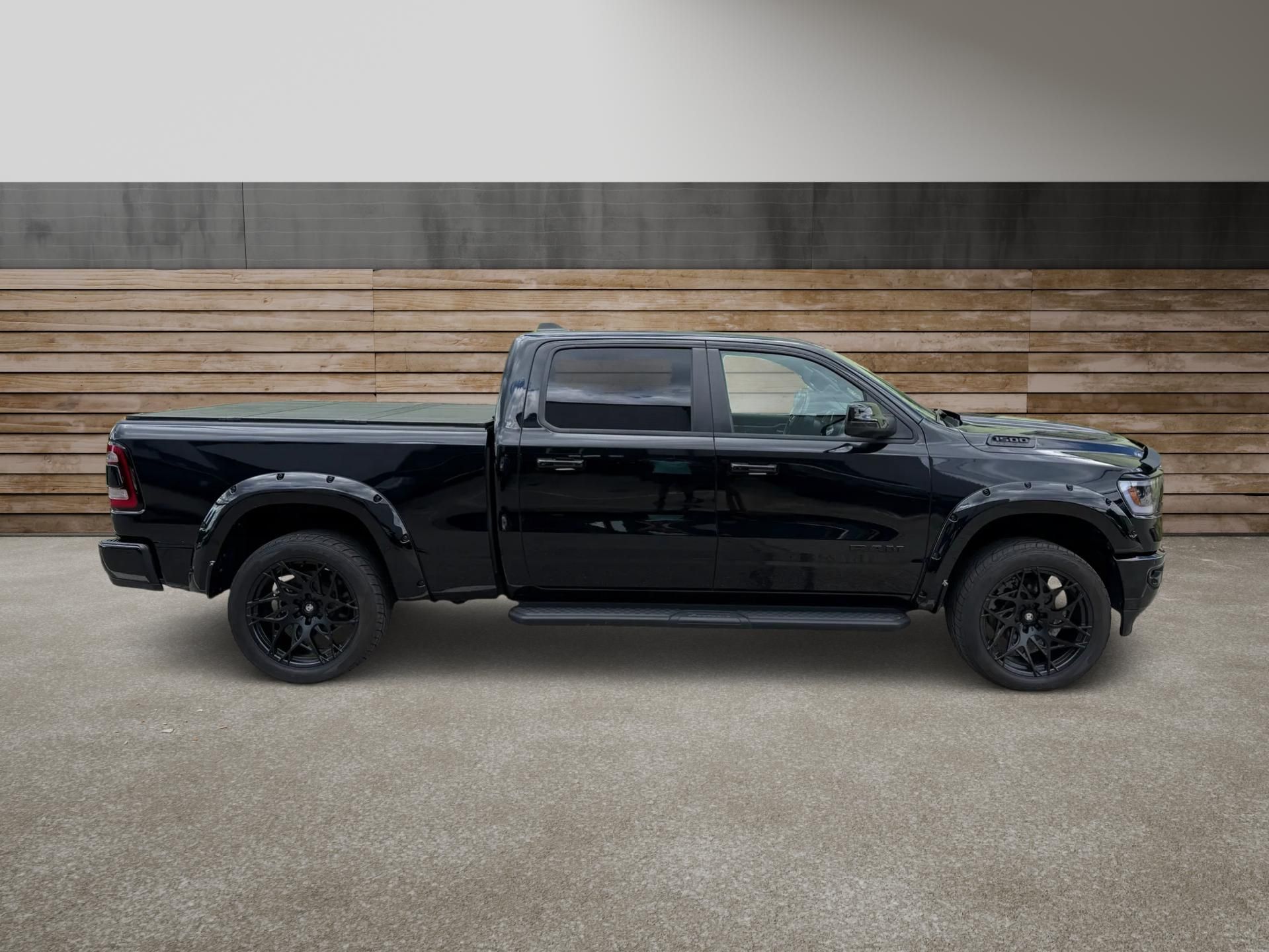 Dodge Ram, +HEMI+BLACK EDITION+AIR LIFT+ - fotka 2