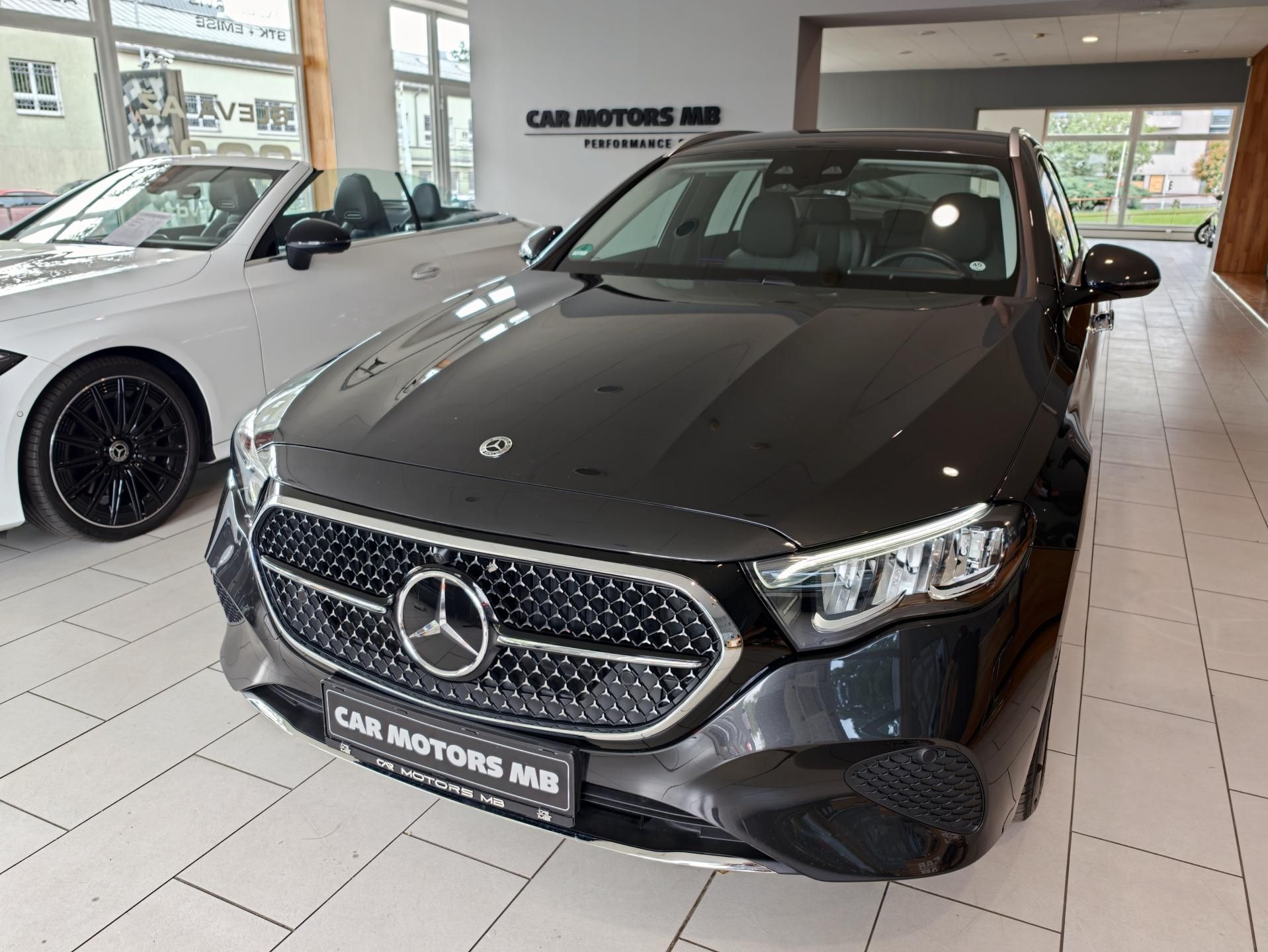 Mercedes-Benz Třídy E, 300de 4M Avantgarde kombi - fotka 2