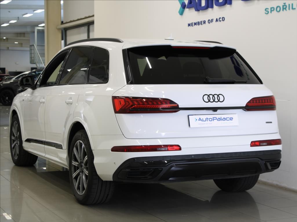 Audi Q7, 3,0 50TDi S-Line 7-míst B&O ČR - fotka 3