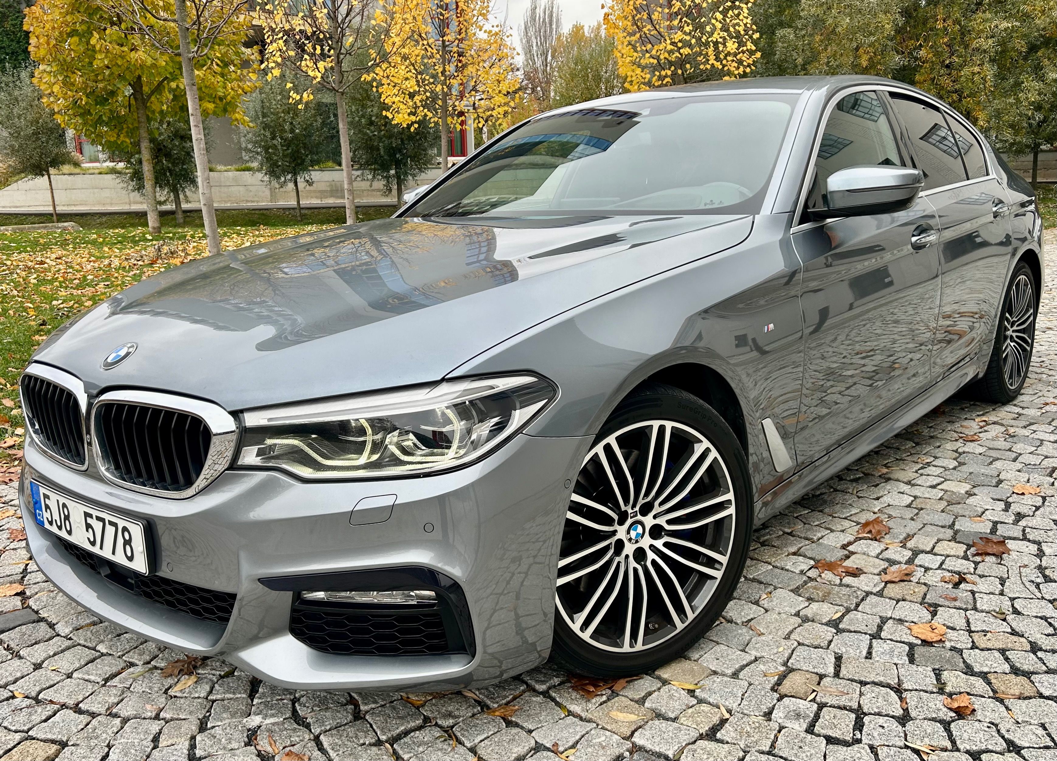 BMW Řada 5, 530 XI M-PAKET-LED-ACC-H&K-ČR
