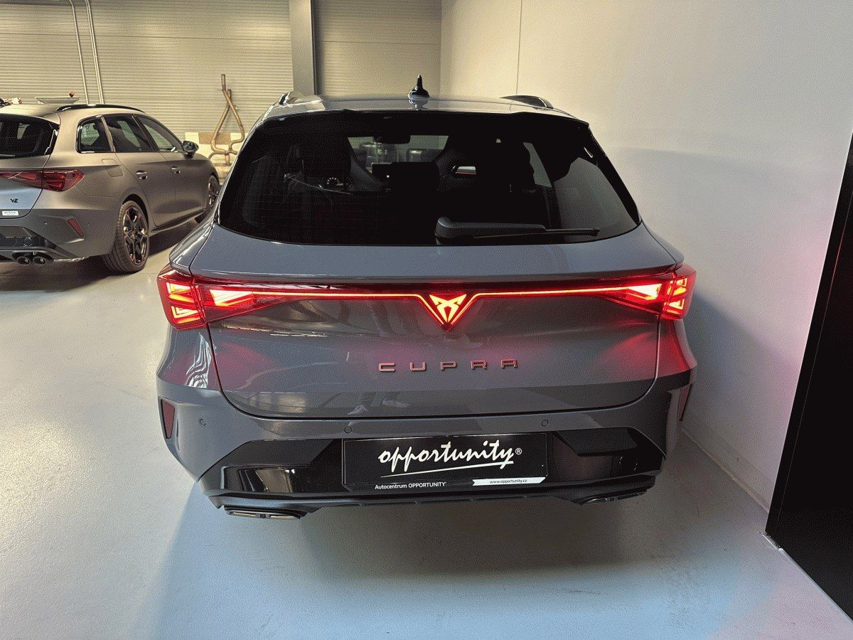 Cupra Leon, SP 1.5 eTSI 150k DSG BLACK EDI - fotka 5