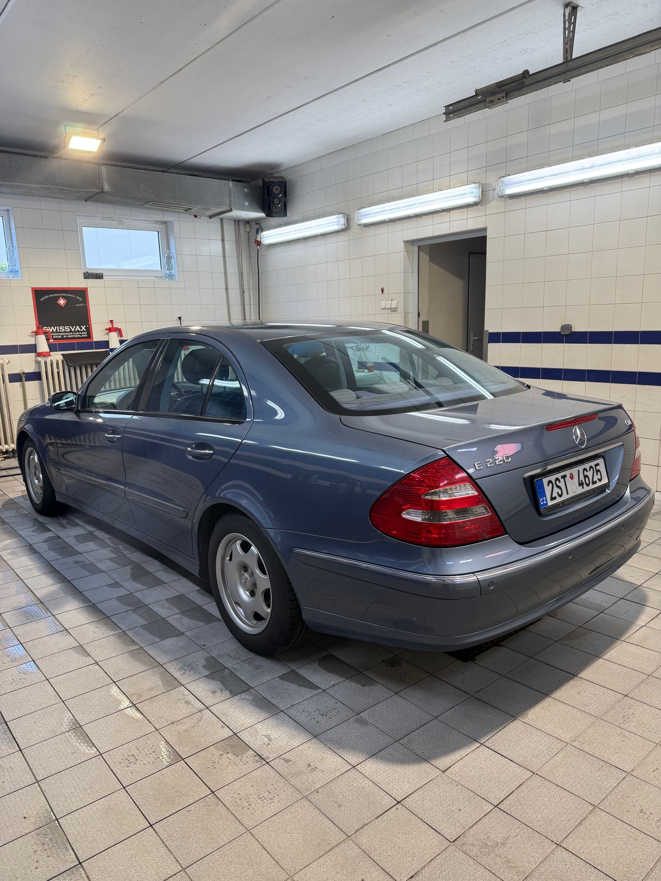Mercedes-Benz Třídy E, e 220 CDI - fotka 2