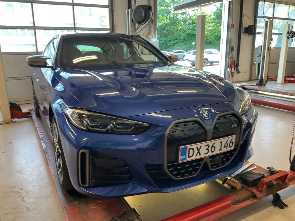 BMW i4, M50 xDrive - fotka 2
