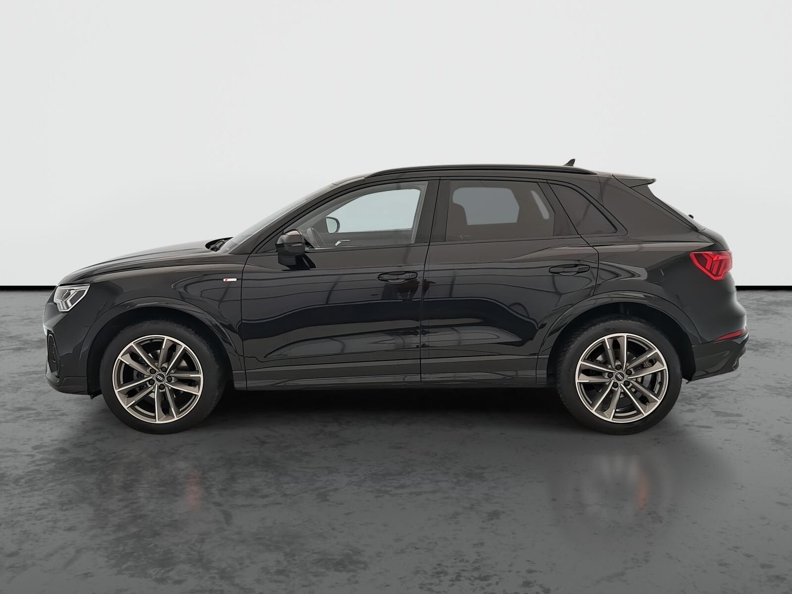 Audi Q3, 35 TFSI, S line, Záruka - fotka 3