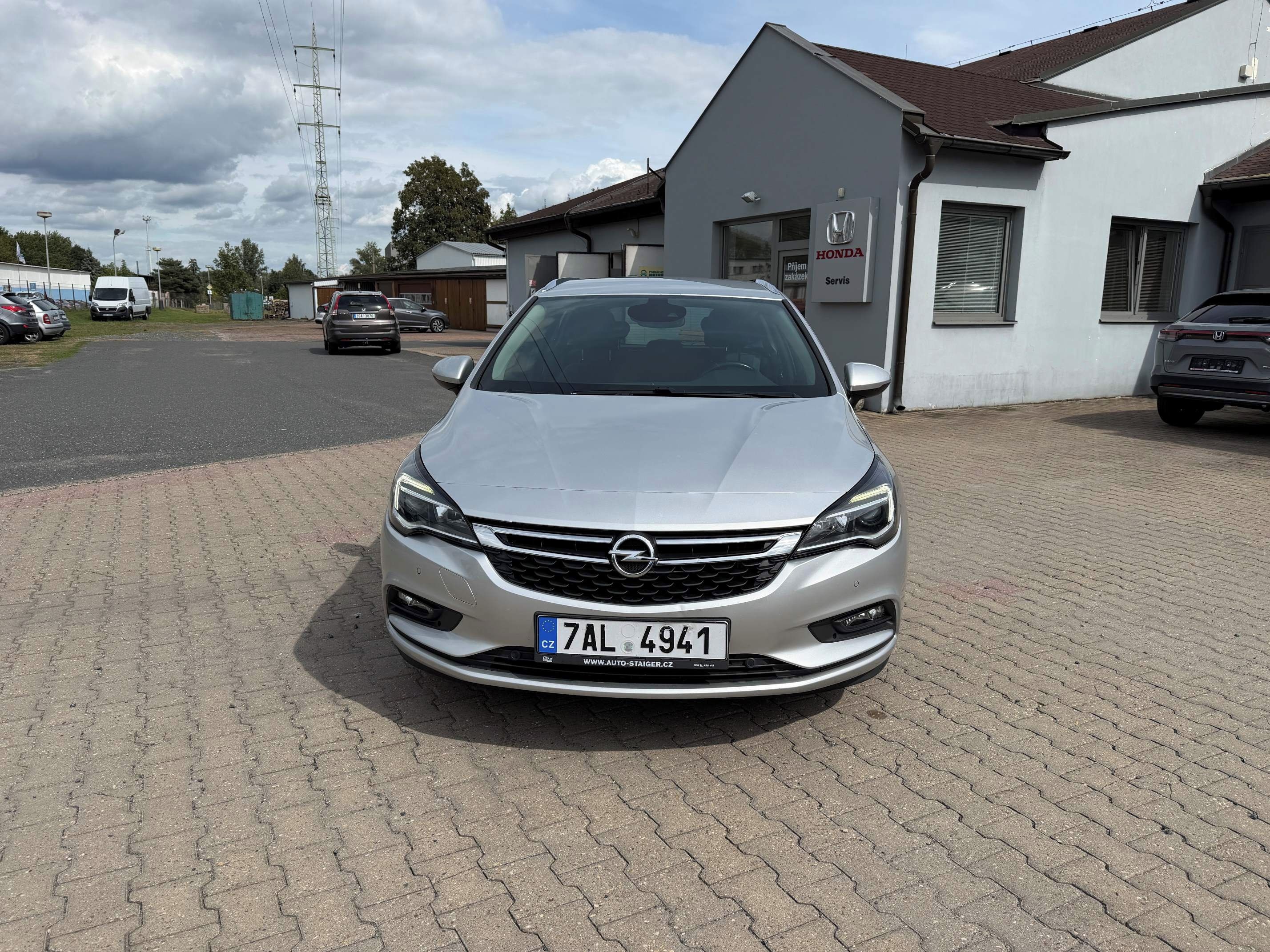 Opel Astra, 1,4 Turbo Sports Tourer + - fotka 2