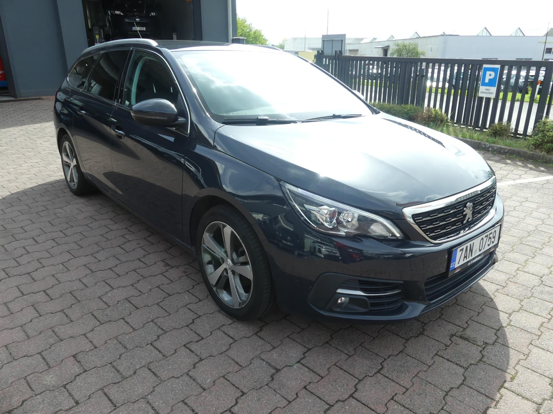 Peugeot 308, 1,2 PT 130 EAT8 - fotka 3