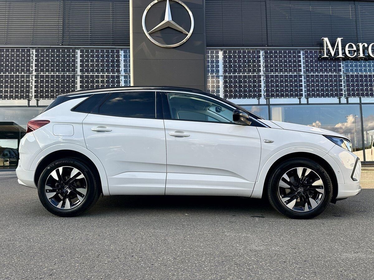 Opel Grandland, ULTIMATE 1,2 Turbo AT8 - fotka 2