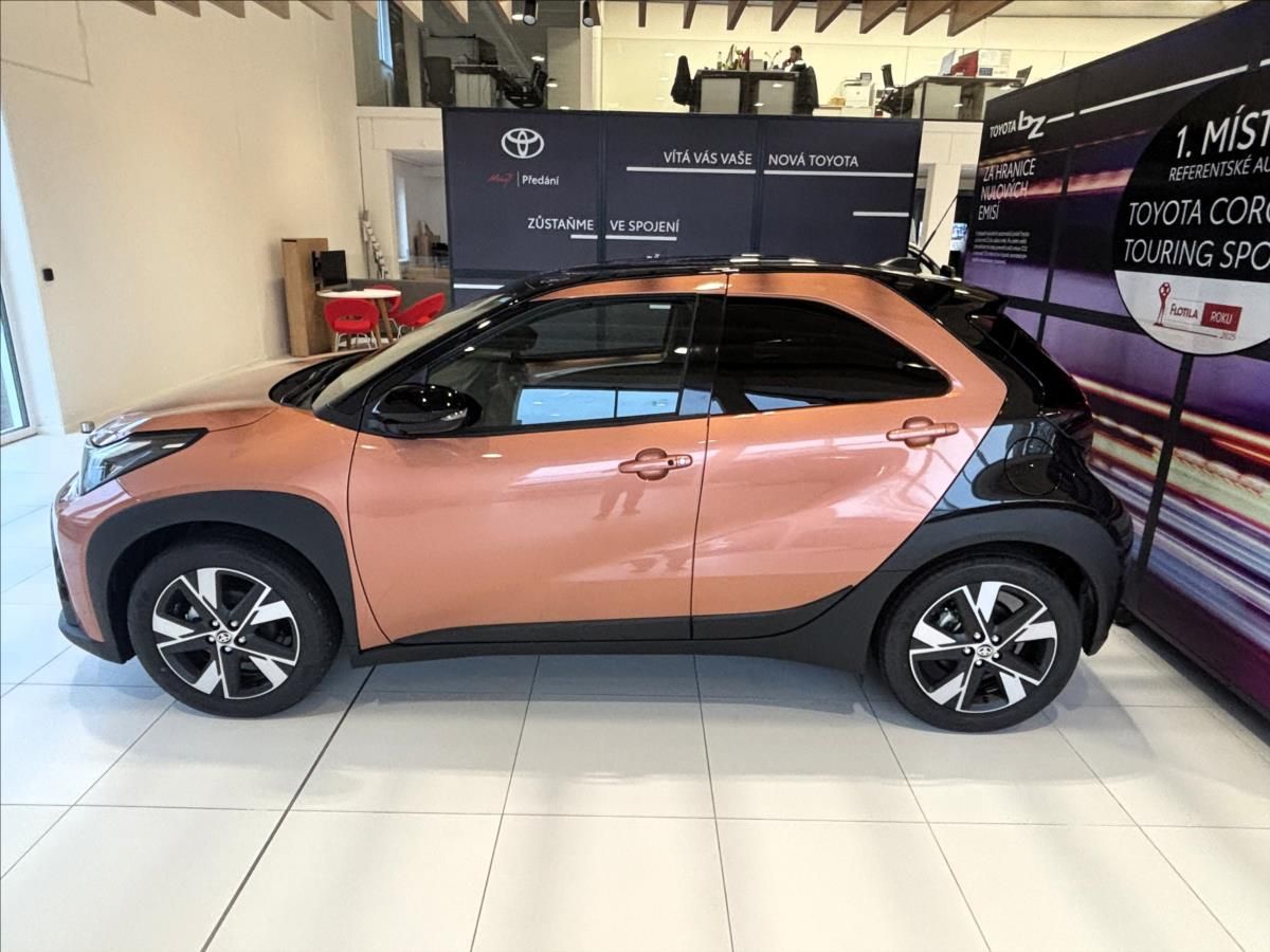 Toyota Aygo, 1,5   X Style Smart 2026 - fotka 4