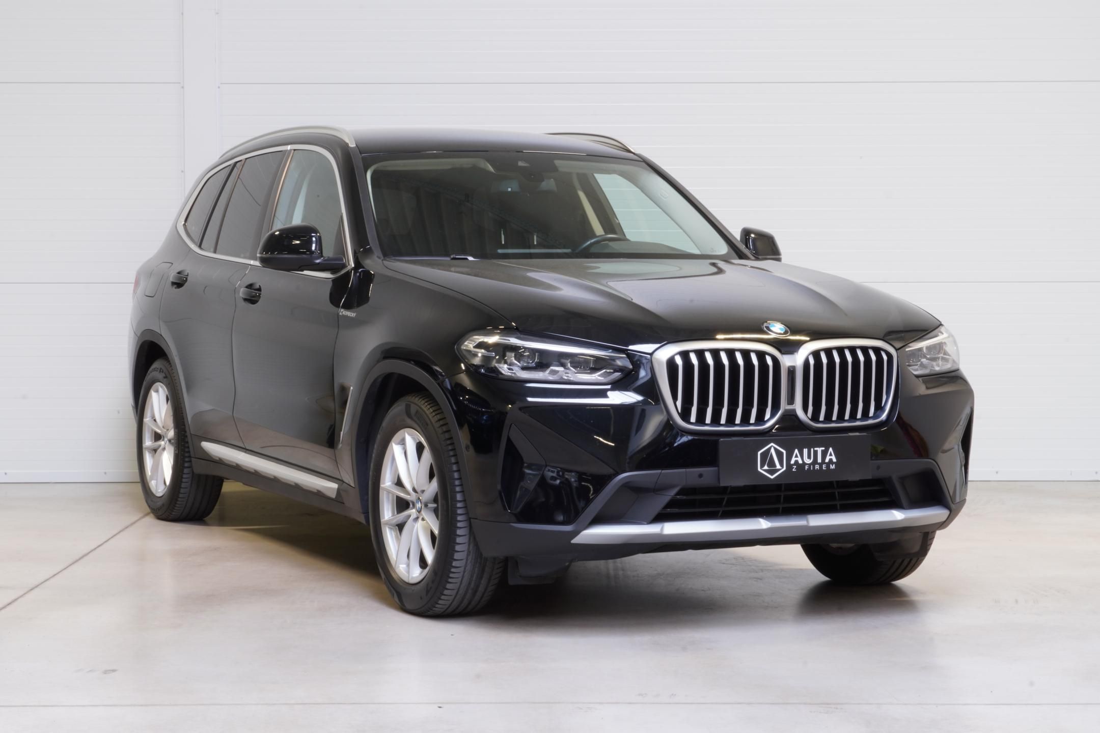 BMW X3, Xdrive20i,ČR,Kamera,Vyhř.volan - fotka 3