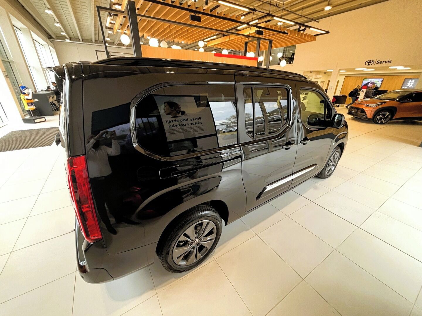 Toyota Proace City Verso, 1,5   LWB 1.5D 130 AT Family - fotka 6