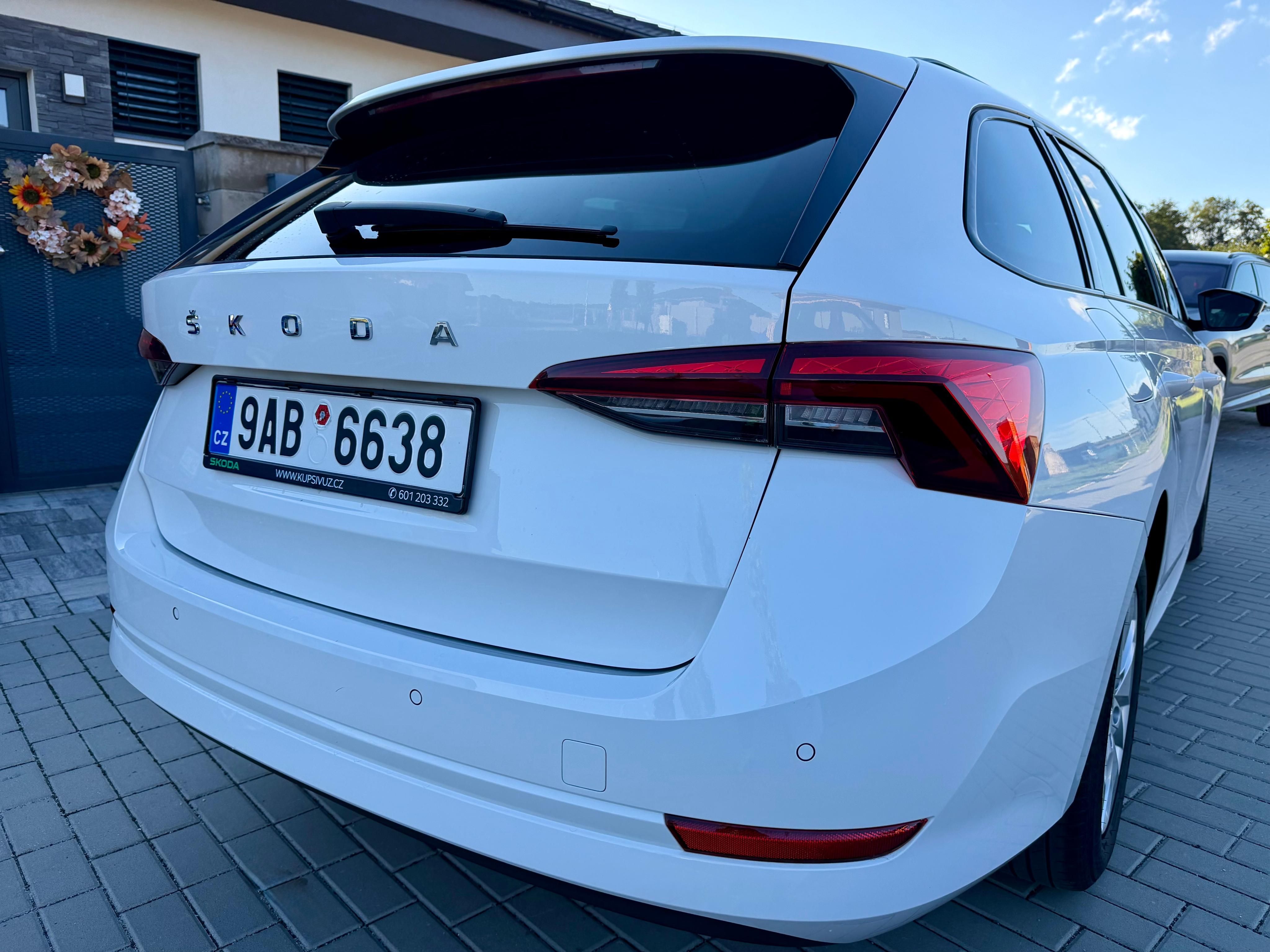 Škoda Octavia, 2,0 TDI Combi Ambition plus - fotka 4