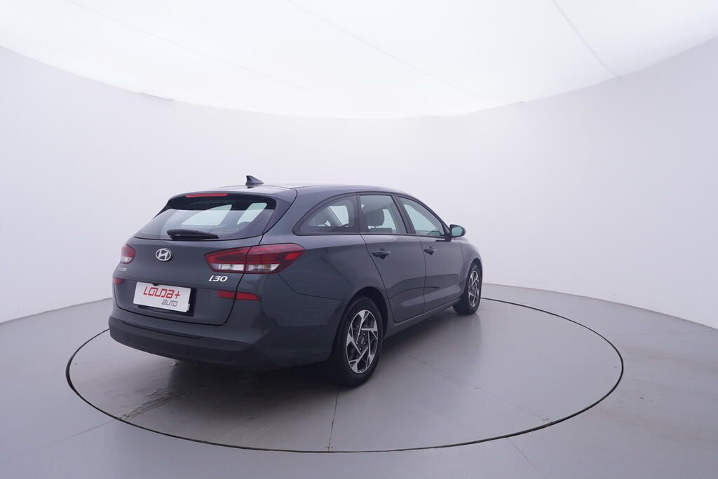Hyundai i30, Start 1.0 GDI 73 kW - fotka 5