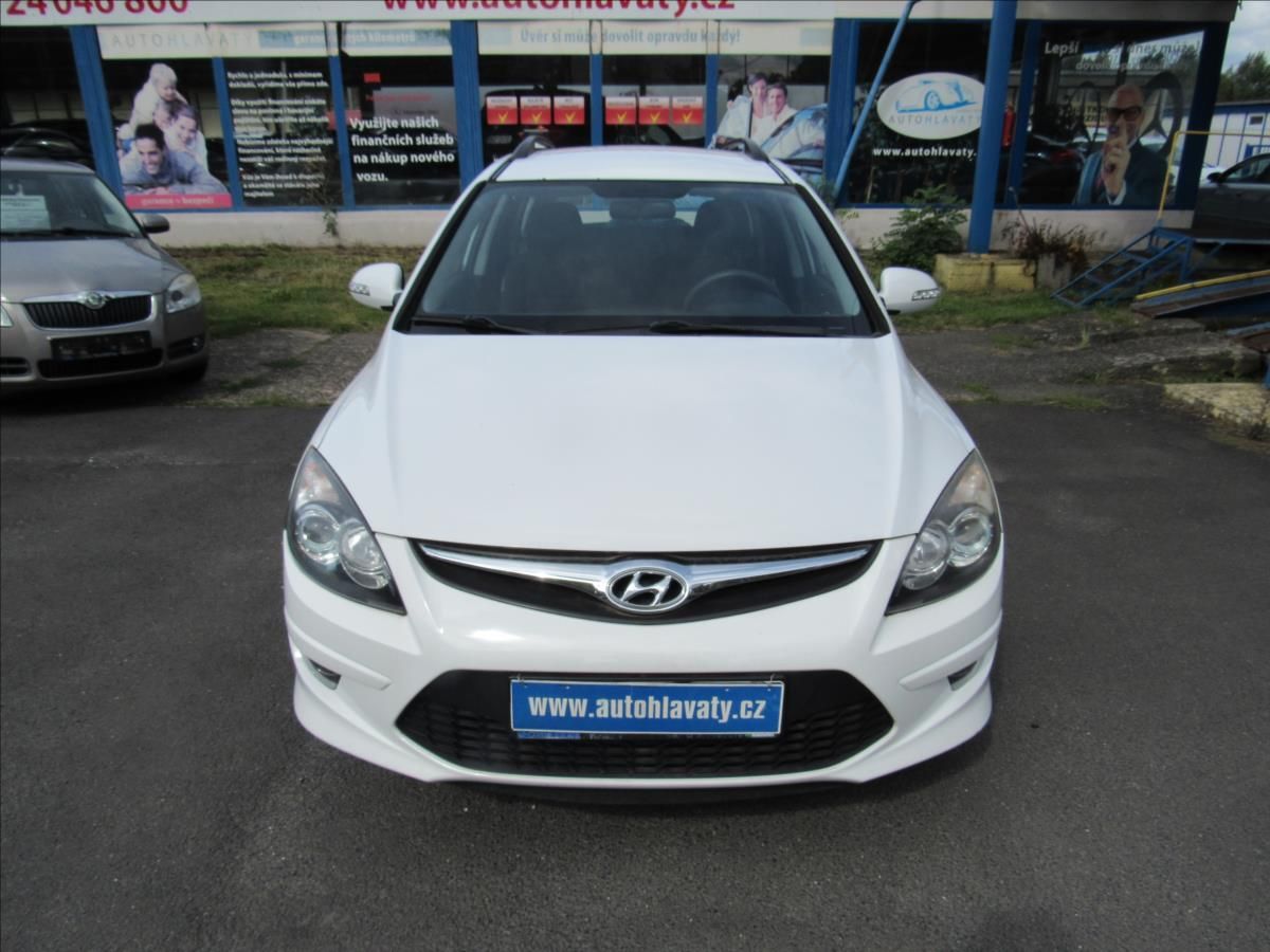 Hyundai i30, 1,4 i 80kW Combi - fotka 2