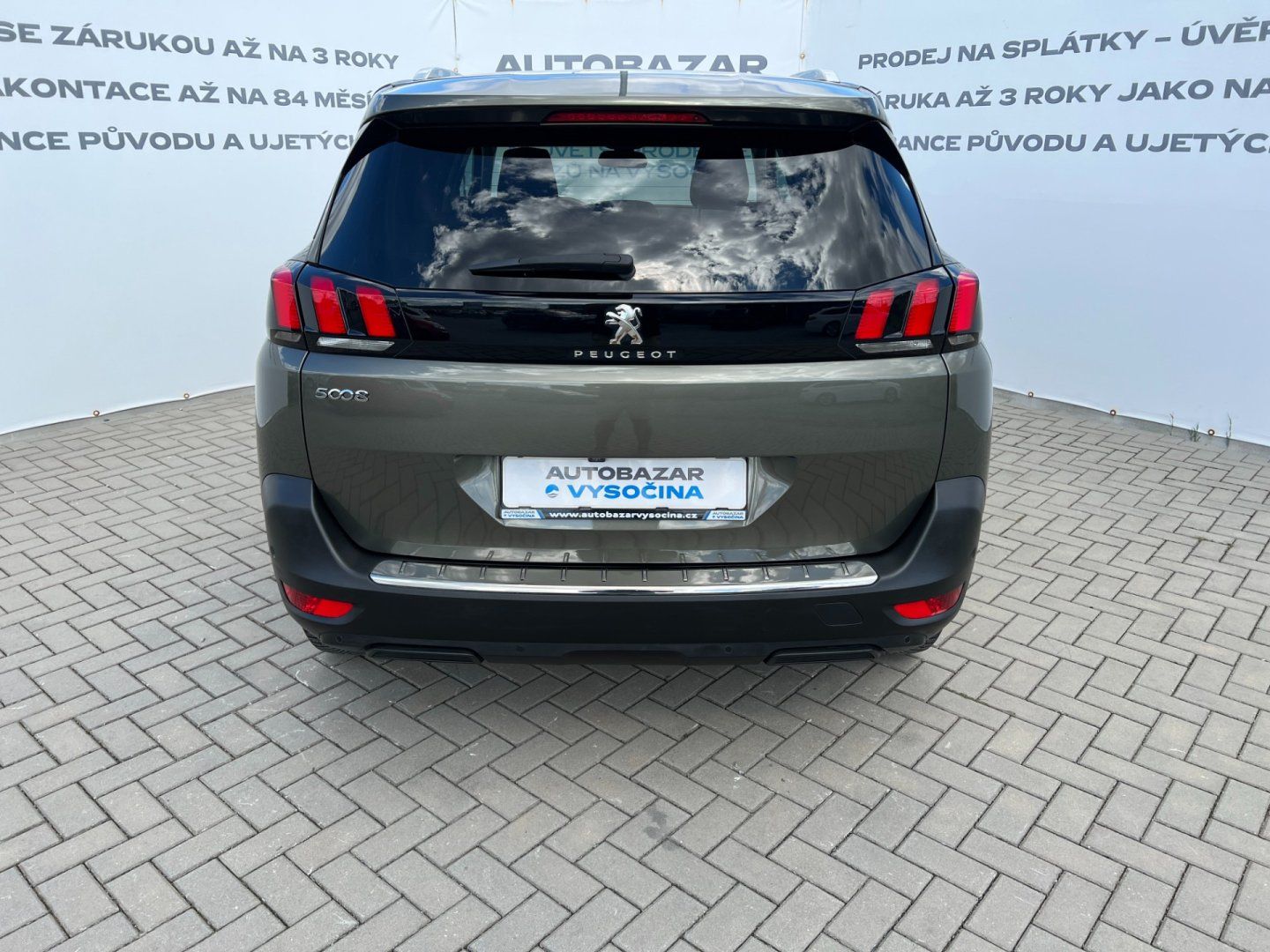 Peugeot 5008, 1.2PT 96kW ALLURE+ 7-míst - fotka 5