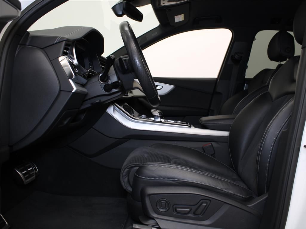 Audi Q7, 3,0 50TDi S-Line 7-míst B&O ČR - fotka 6