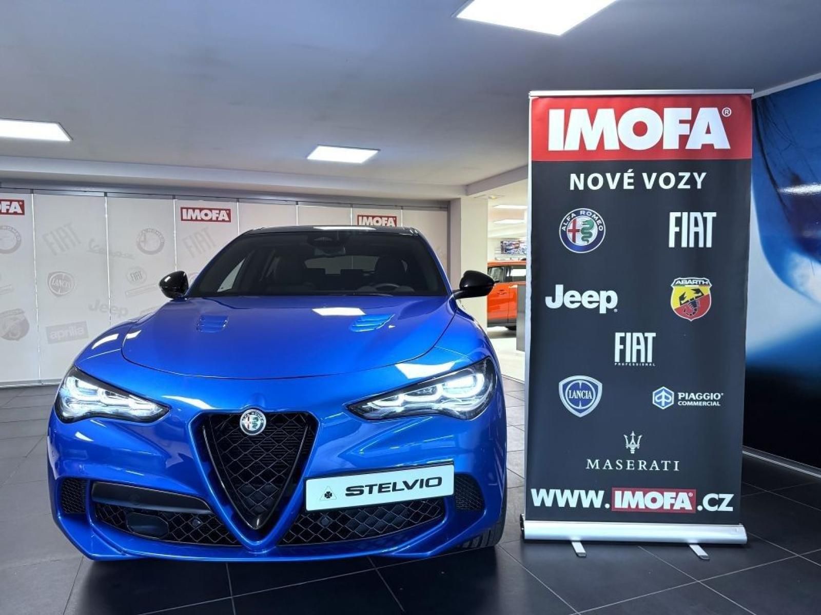 Alfa Romeo Stelvio, 2.9 V6 BiTurbo 520k QV Carbon - fotka 2