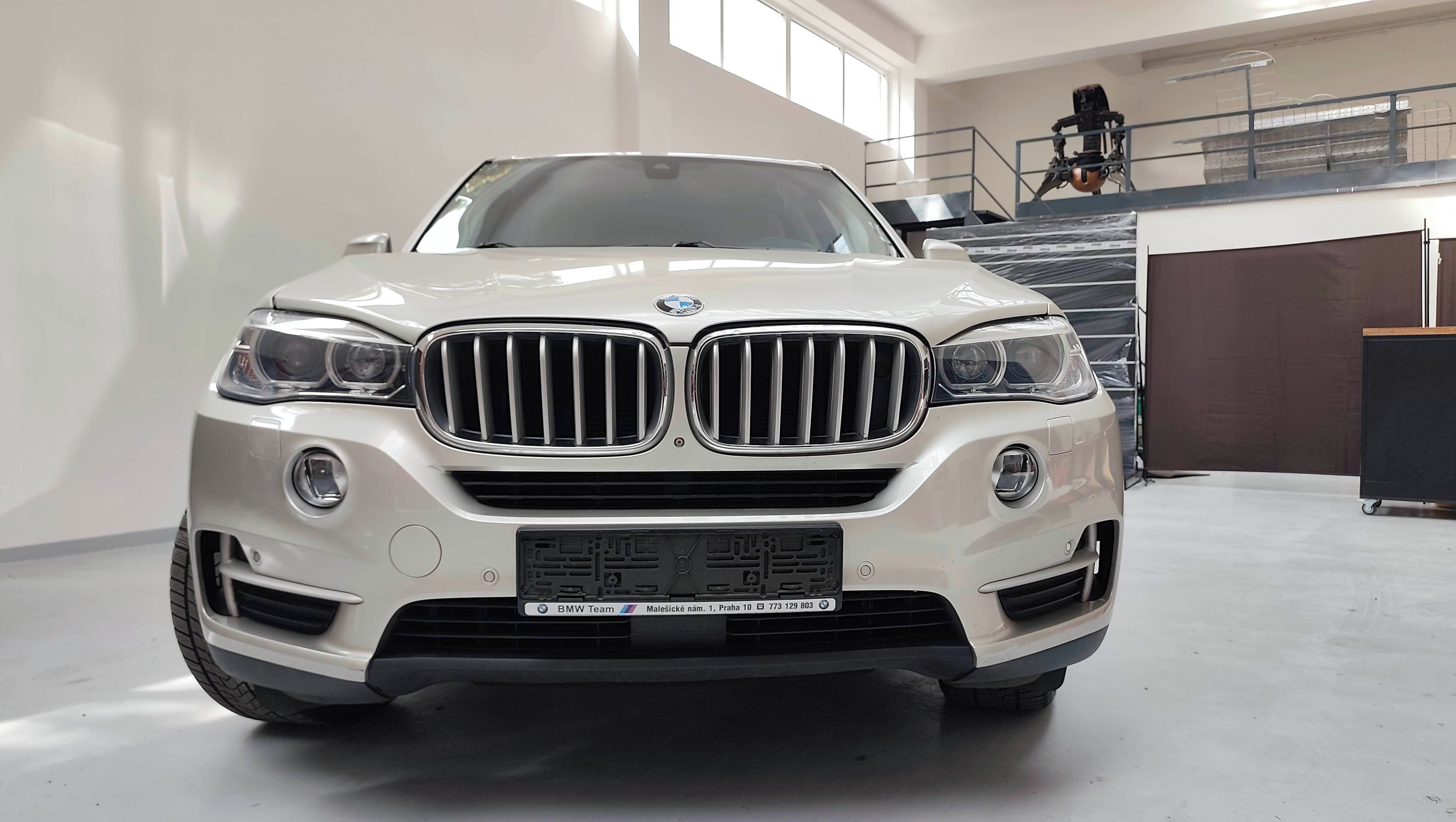 BMW X5, 40d 230kw velká výbava - fotka 4