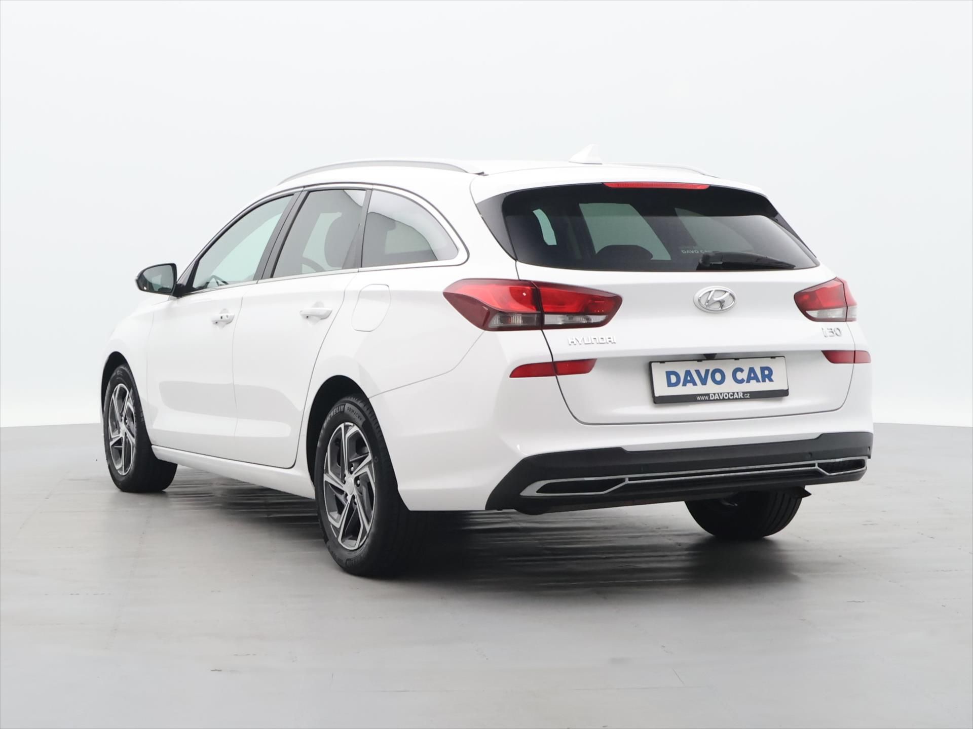 Hyundai i30, 1.0 T-Gdi 88kw Smart CZ DPH - fotka 5