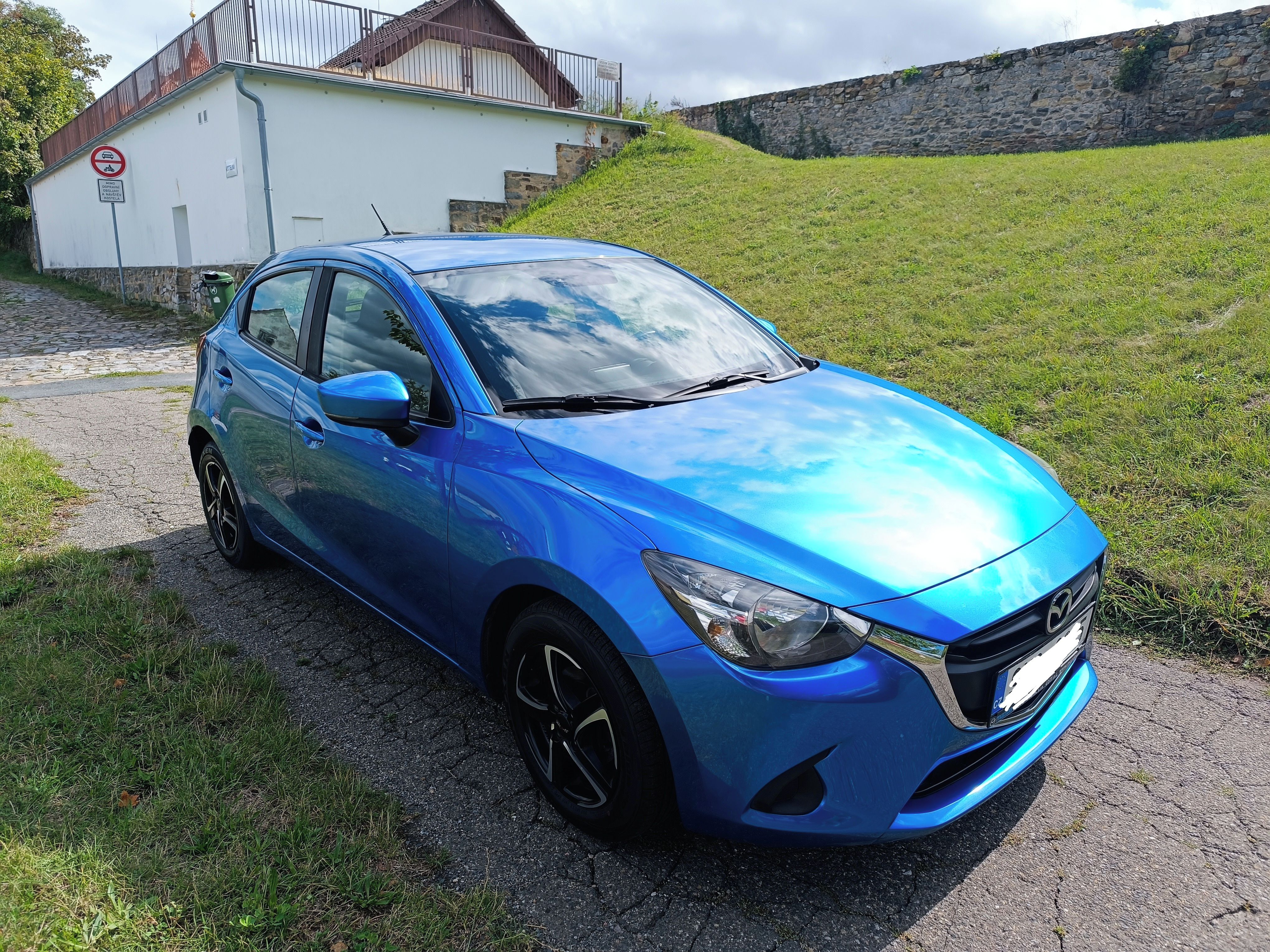 Mazda 2, 1,5i, 1.maj., 125Tkm, ČR původ - fotka 3