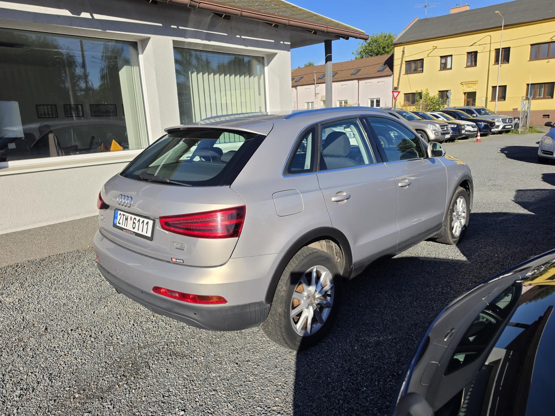 Audi Q3, 2.0 TFSI led S Tronic kei - fotka 4